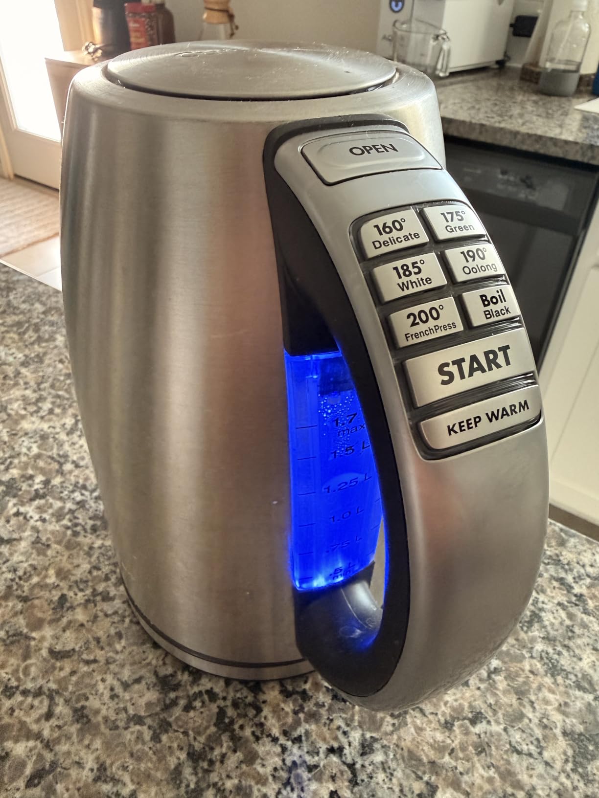 Cuisinart 1.7-Liter Electric Kettle, Cordless Electric Tea Kettle, 1500-Watts for Fast Heat-Up of Water, Stay Cool Nonslip Handle, Auto Shutoff, Removable Filter, JK-17P1, Stainless Steel customer photo 2