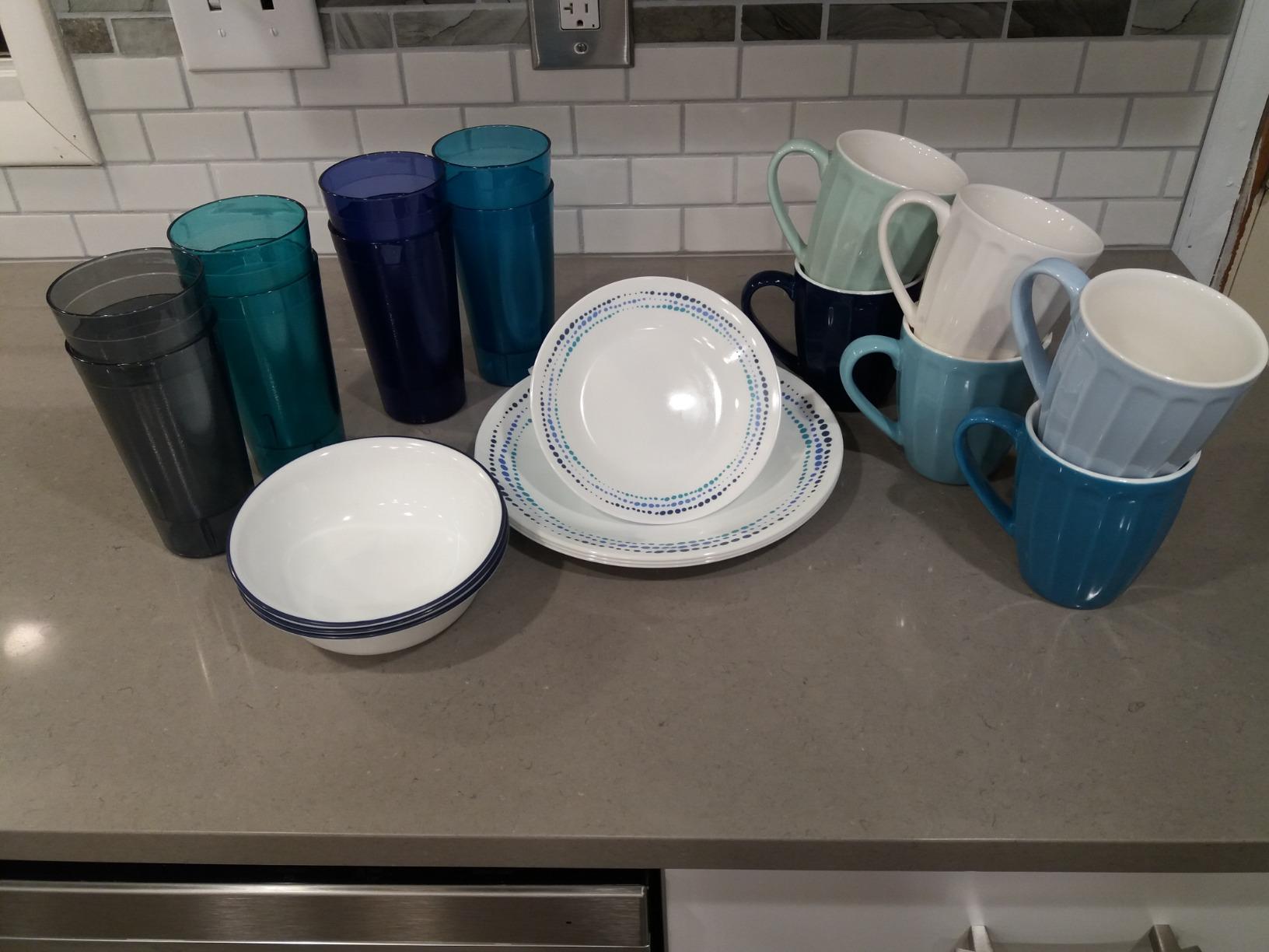 Corelle Vitrelle 18-Piece Service for 6 Dinnerware Set Triple Layer Glass and Chip Resistant, Lightweight Round Plates and Bowls Set, Mystic Gray customer photo 2