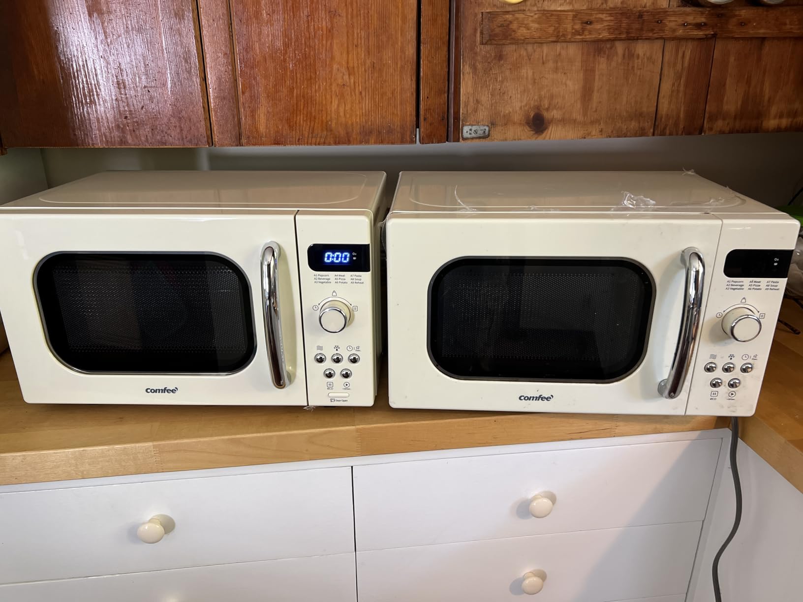 COMFEE' EM720CPL-PMB Countertop Microwave Oven with Sound On/Off, ECO Mode and Easy One-Touch Buttons, 0.7cu.ft, 700W, Black customer photo 2