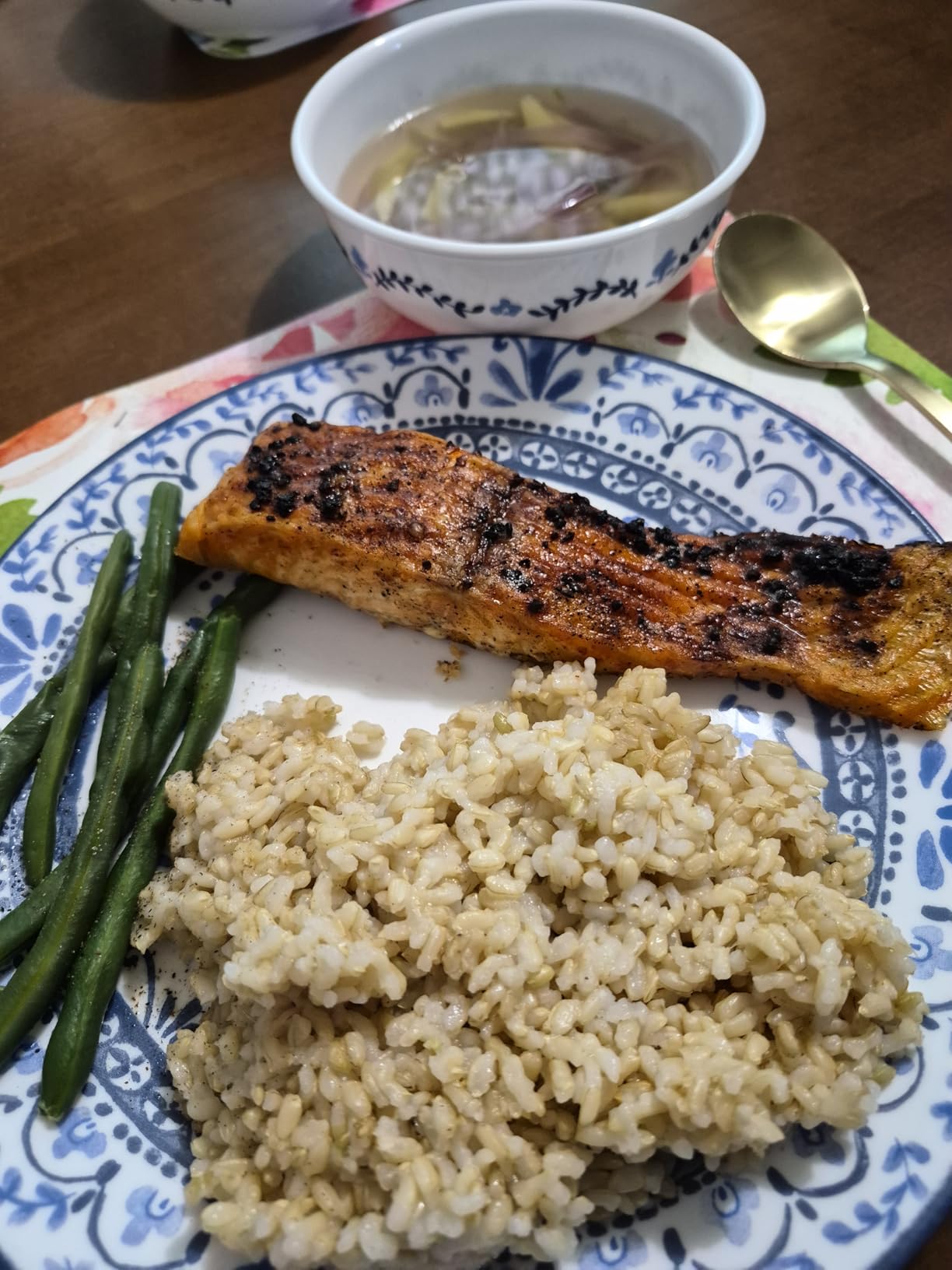 Corelle Vitrelle 18-Piece Service for 6 Dinnerware Set, Triple Layer Glass and Chip Resistant, Lightweight Round Plates and Bowls Set, Portofino customer photo 2