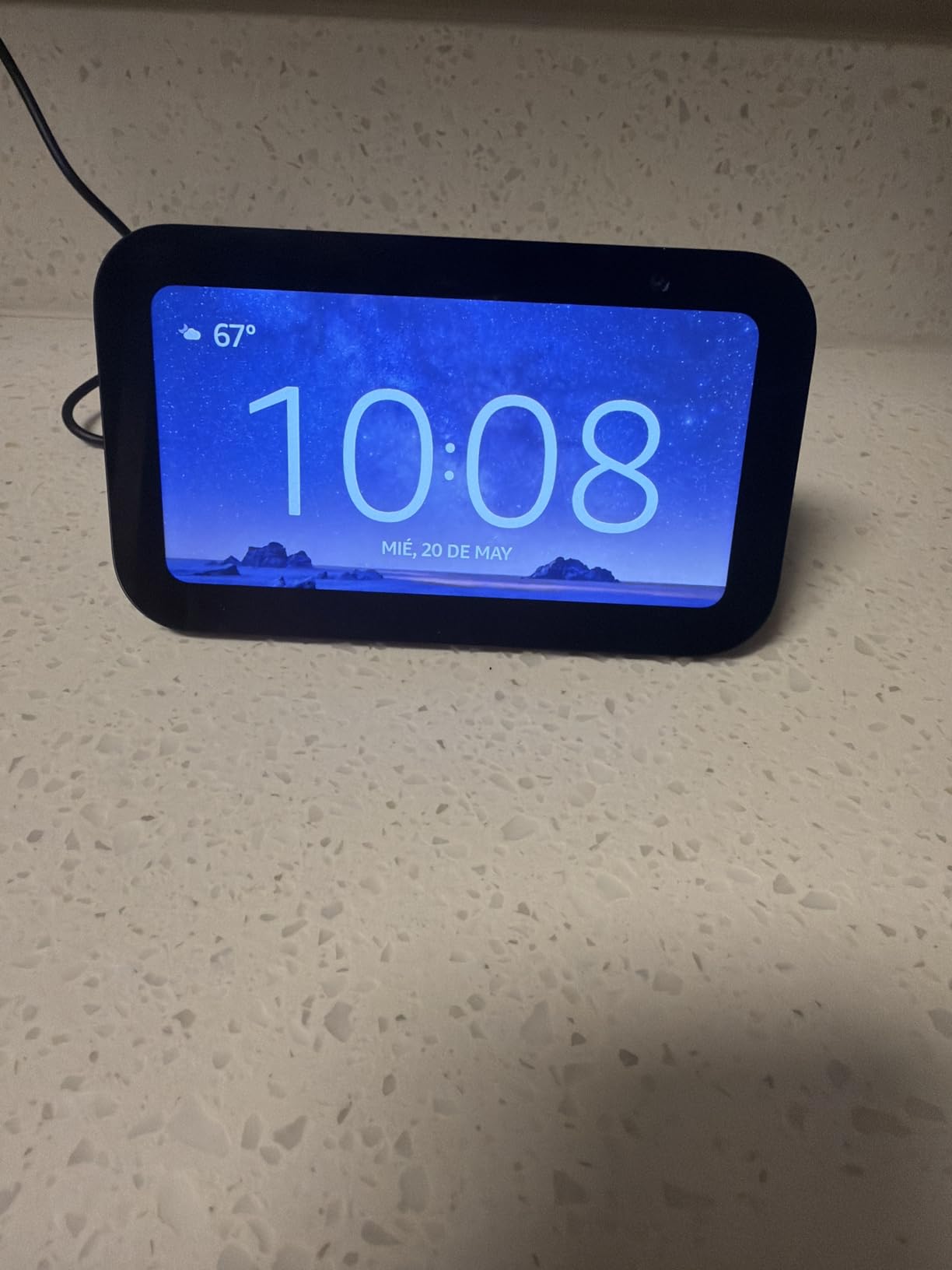 Amazon Echo Show 5 (newest model), Smart display with 5.5 inch screen, Designed for Alexa+, Cloud Blue customer photo 1