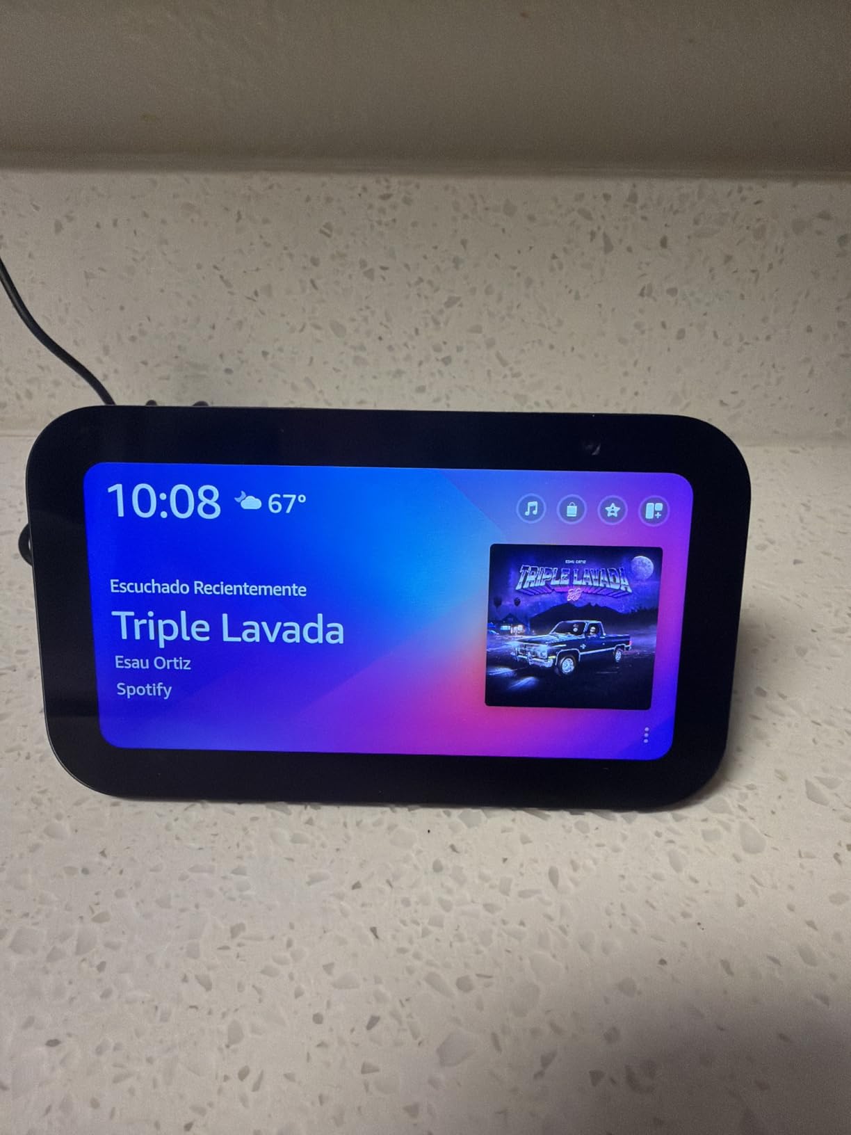 Amazon Echo Show 5 (newest model), Smart display with 5.5 inch screen, Designed for Alexa+, Cloud Blue customer photo 2