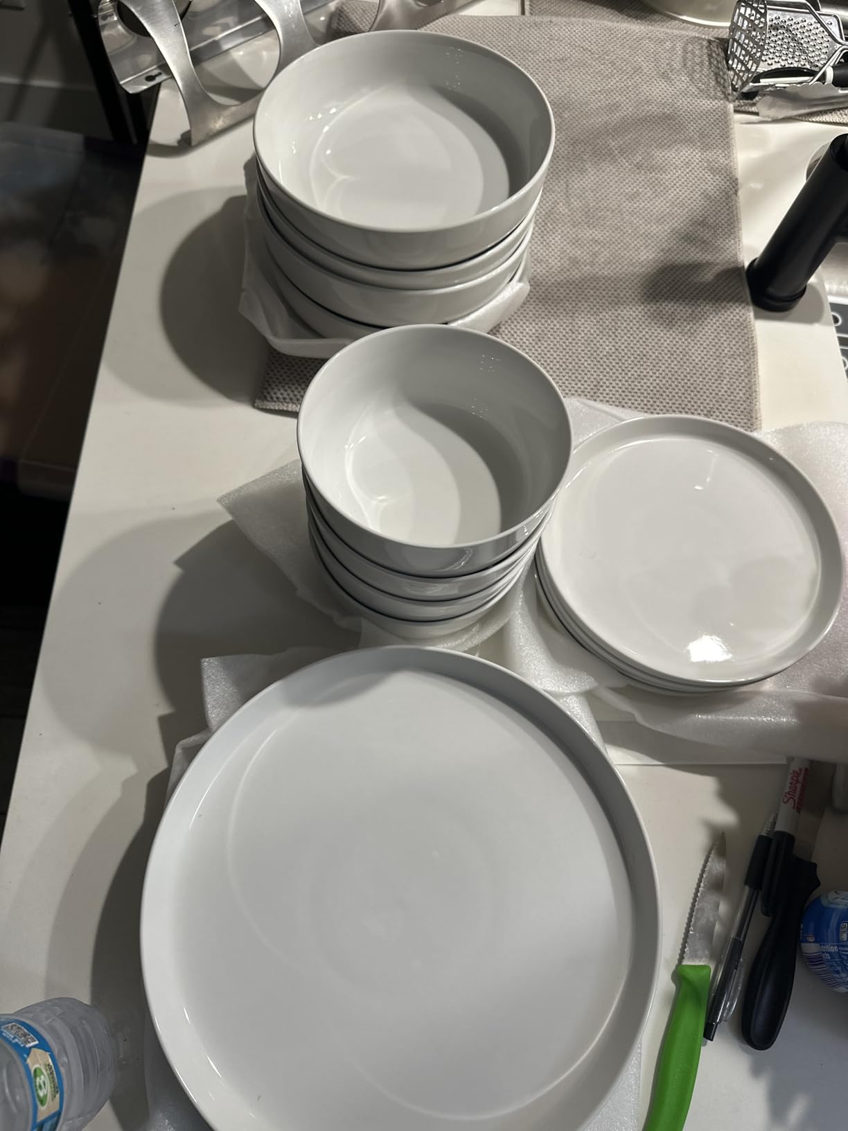 Gibson Home Oslo Dinnerware Set for 4, 16-Piece White Porcelain Plates and Bowls - Ceramic Dish Set, Microwave & Dishwasher Safe customer photo 1
