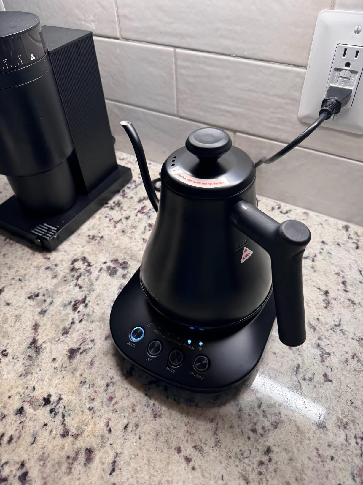 Govee Smart Electric Kettle, WiFi Variable Temperature Gooseneck Pour Over Kettle and Tea Kettle, Alexa Control, 1200W Quick Heating, 100% Stainless Steel, 0.8L, Matte Black customer photo 2
