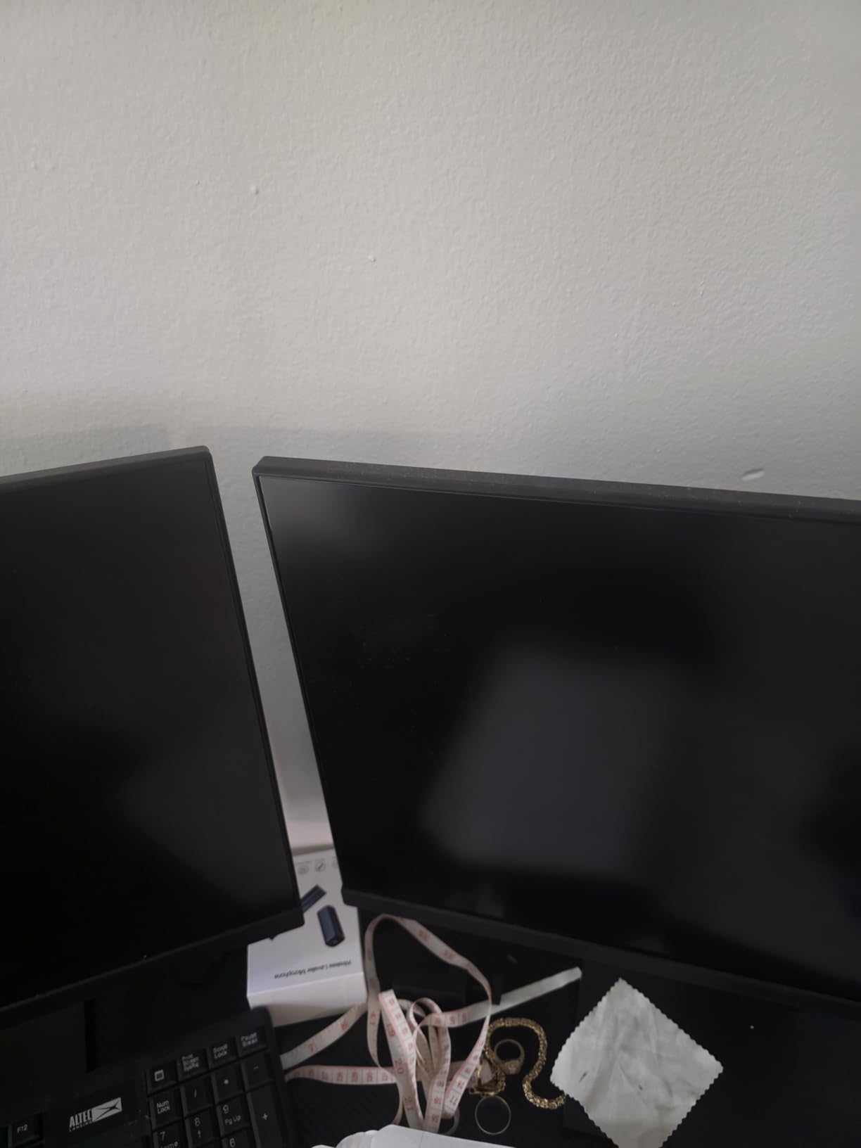 KOORUI 24-inch Computer Monitor Full HD 1920 x 1080p 100Hz VA Display 4000:1 Contrast Ratio, VESA Mountable customer photo 1
