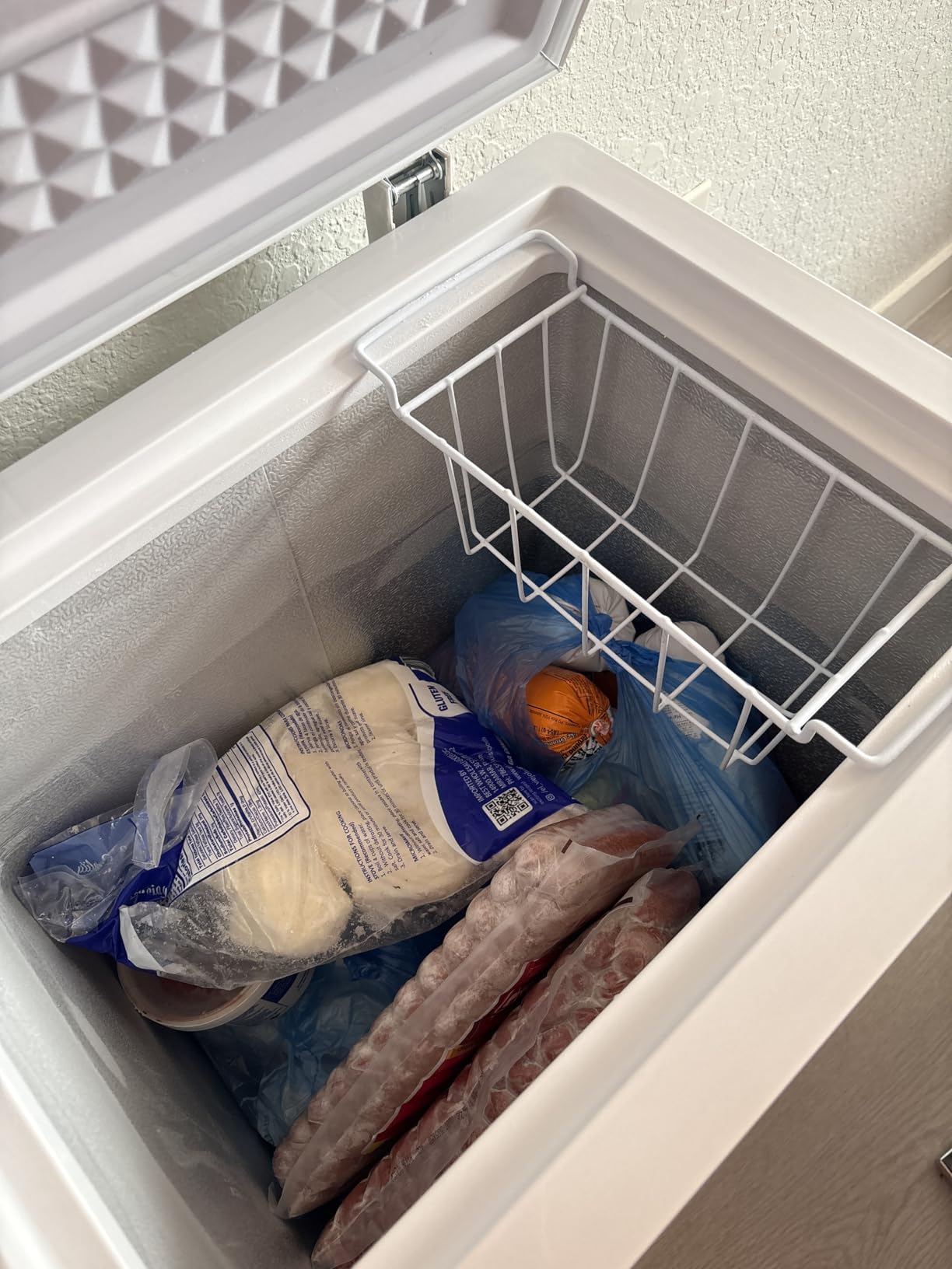 DEMULLER Chest Freezer 5.0 Cubic Feet Deep Freezer Freestanding Freezers with 2 Removable Stainless Steel Basket, Mini Freezer Top Open Door Compact Freezer with Electronic Control 41℉ to -15℉ BLACK customer photo 1