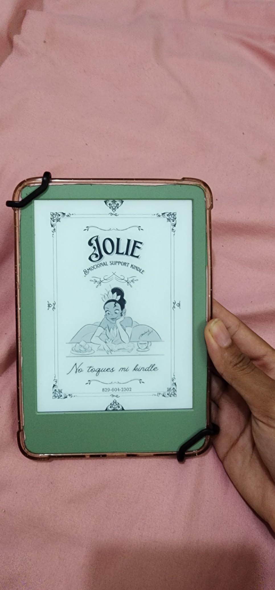 Kindle 16 GB (newest model) - Lightest and most compact Kindle, now with faster page turns, and higher contrast ratio, for an enhanced reading experience - Matcha customer photo 1