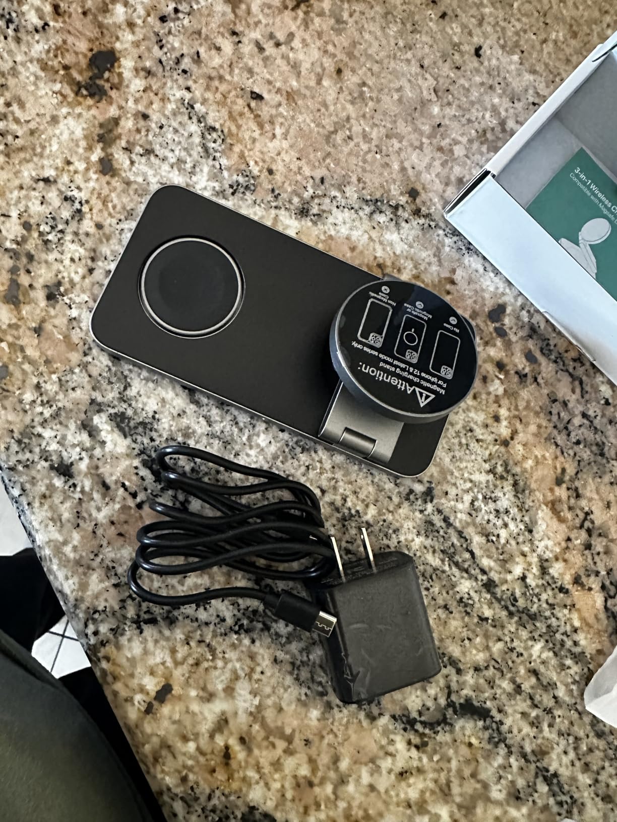 UEQ Foldable 3 in 1 Wireless Charging Station for Apple Magsafe Charger Stand,Fast Magnetic Wireless Charger Station for iPhone 17 Air 16 15 14 13 12 Series,Airpods Pro,Apple Watch Ultra (Pure Black) customer photo 1