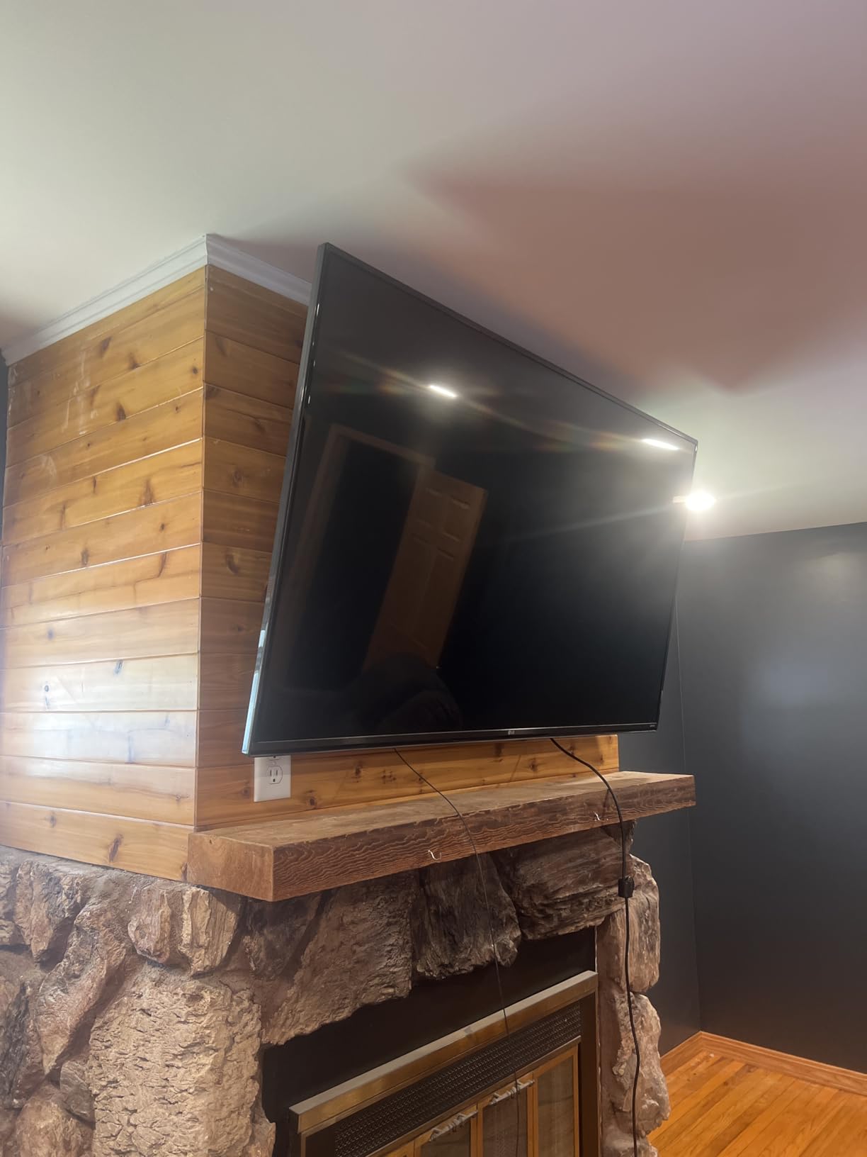 monTEK Heavy Duty XXL Full Motion TV Wall Mount for 60-120 inch Extra Large TVs, Holds 265 lbs, Max VESA 900x600, 27.7