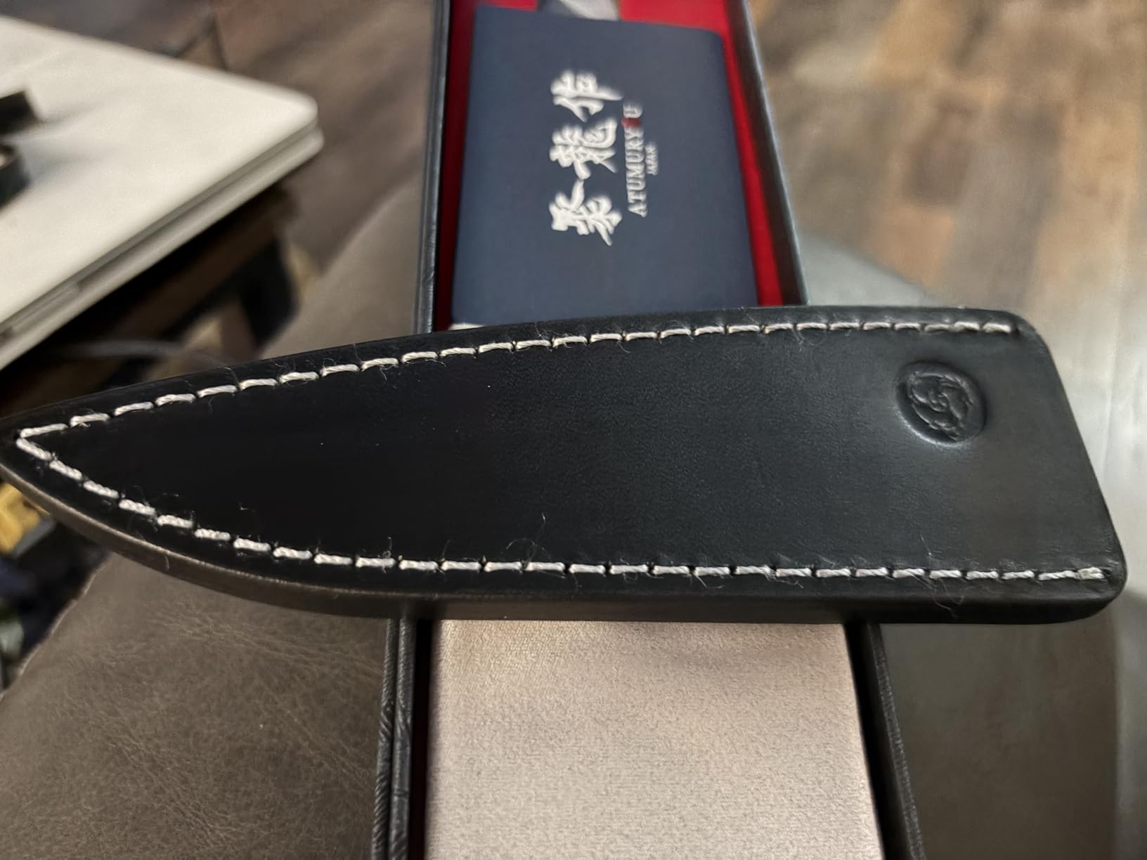 7 Inch Japanese Chef Knife, 67 Layers Damascus Chef Knife with VG10 Steel Core, Professional Santoku Kitchen Knives with Ergonomic Handle, Leather Sheath & Luxury Gift Box customer photo 2