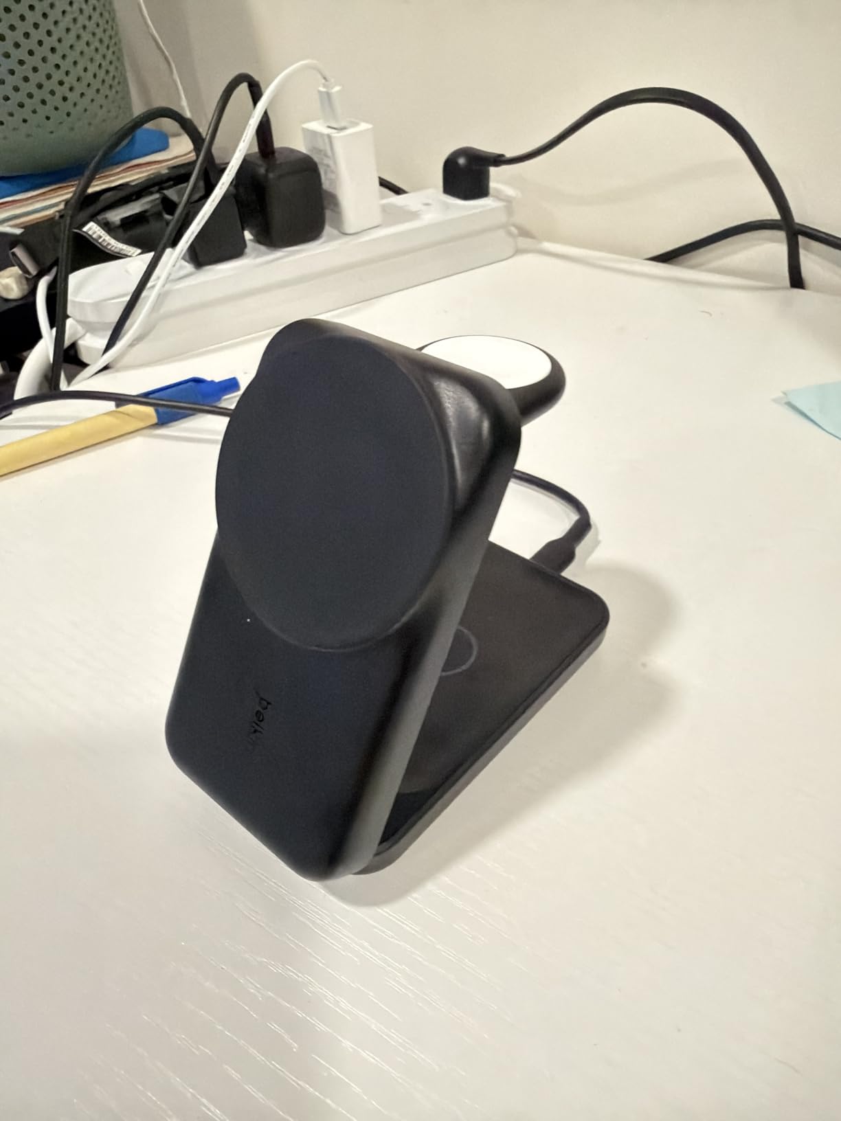 Belkin Qi2.2 25W Wireless 3 in 1 Foldable Fast Charging Station for iPhone customer photo 1