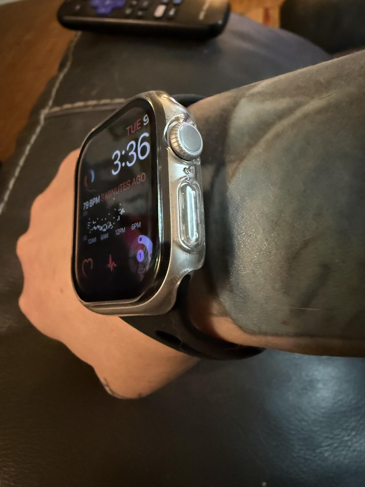 Apple Watch Series 11 [GPS 42mm] Smartwatch with Jet Black Aluminum Case with Black Sport Band - S/M customer photo 1