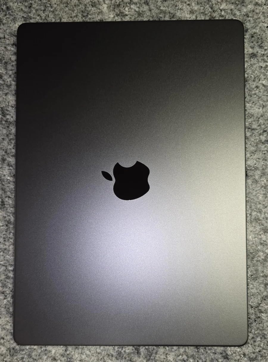 2026 MacBook Pro Laptop with Apple M5 Pro chip with 15-core CPU and 16-core GPU: Built for AI, 14.2-inch Liquid Retina XDR Display, 24GB Unified Memory, 1TB SSD, Wi-Fi 7; Space Black customer photo 2