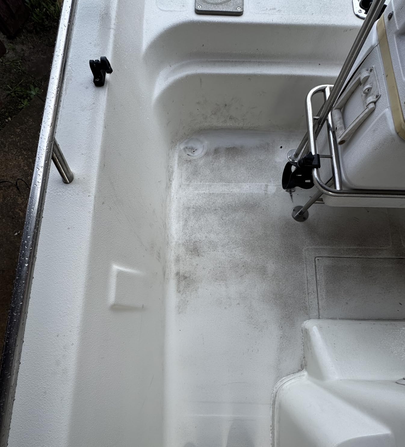 STAR BRITE Non-Skid Deck Cleaner & Protectant - Ultimate Boat Deck Wash - Protects Against Future Stains & UV - Ideal for Fiberglass, Vinyl, Plastic & Painted Surfaces - 1 Gallon customer photo 2