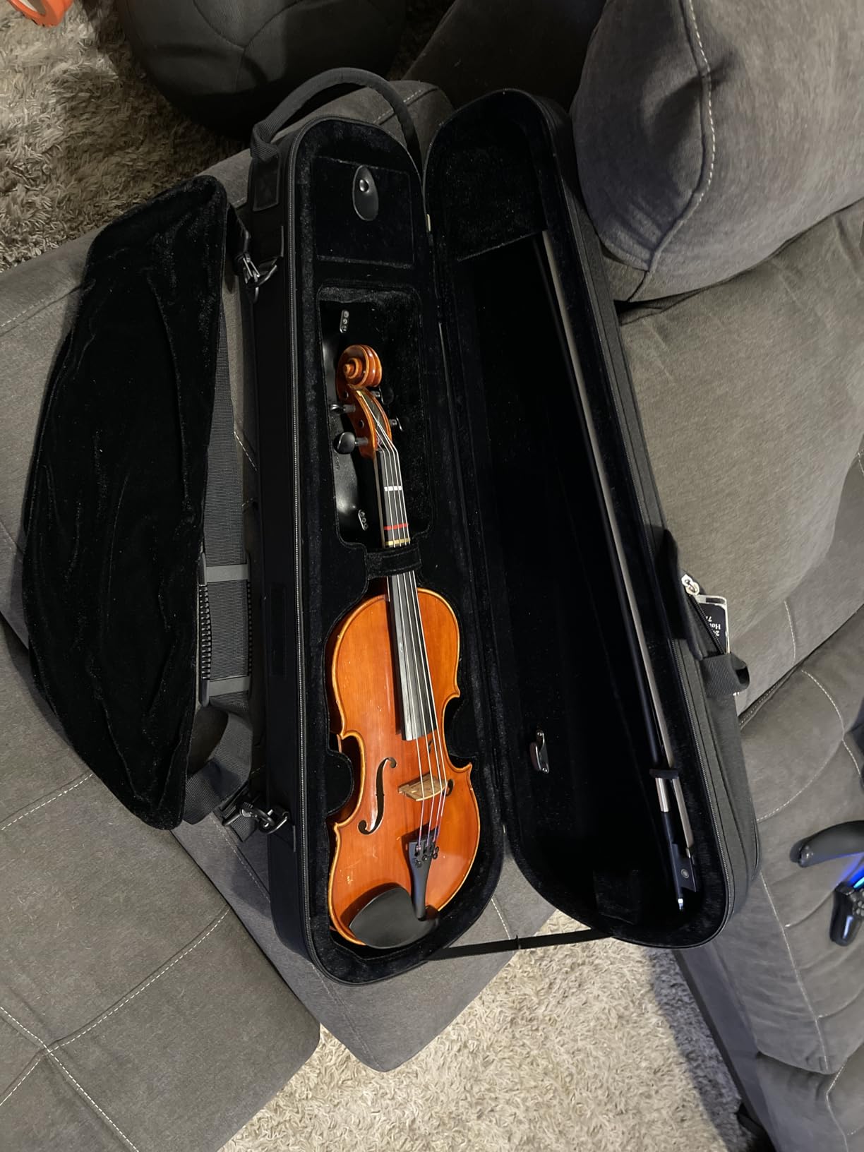 Protec MAX 4/4 Full Size Lightweight Violin Case, Black, Model MX044 customer photo 2