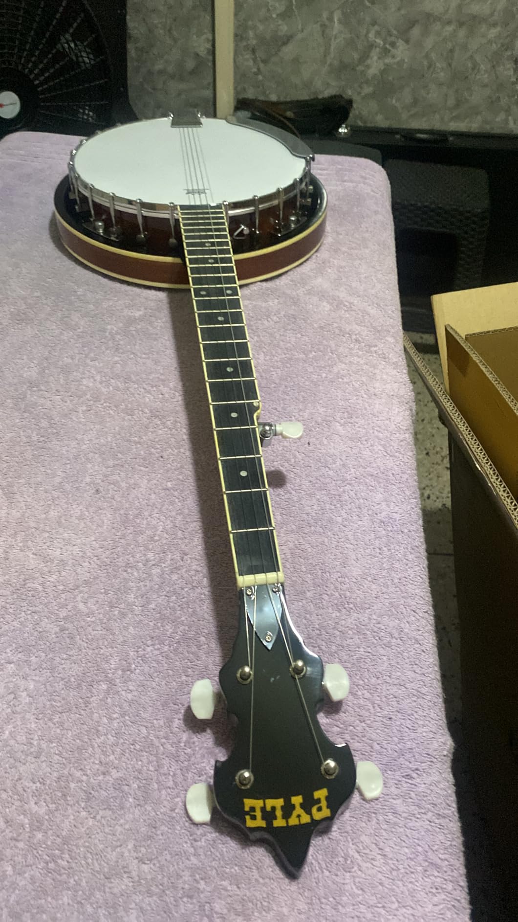 PYLE-PRO 5-String Geared Tunable Banjo with White Jade Tune Pegs & Rosewood Fretboard Polished Rich Wood Finish Maplewood Bridge Stand & Truss Rod Adjustment Tool - PBJ60 customer photo 1
