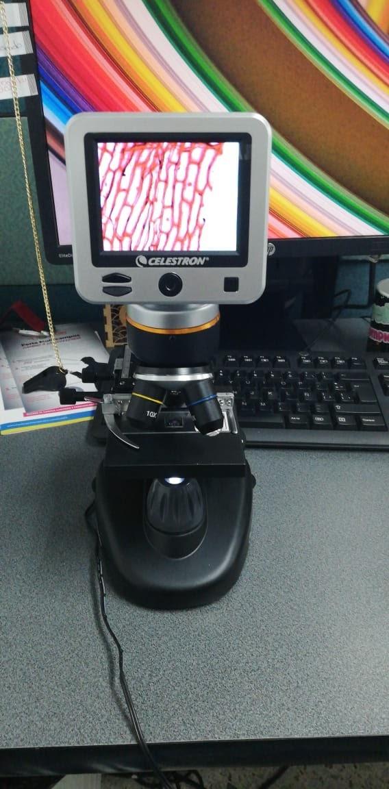 Celestron - LCD Digital Microscope II - 3.5