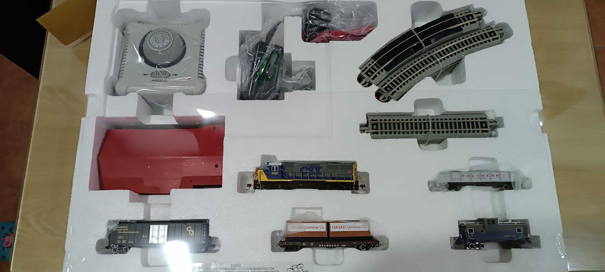 Bachmann Trains - Freightmaster Ready To Run 60 Piece Electric Train Set - N Scale, Silver customer photo 2