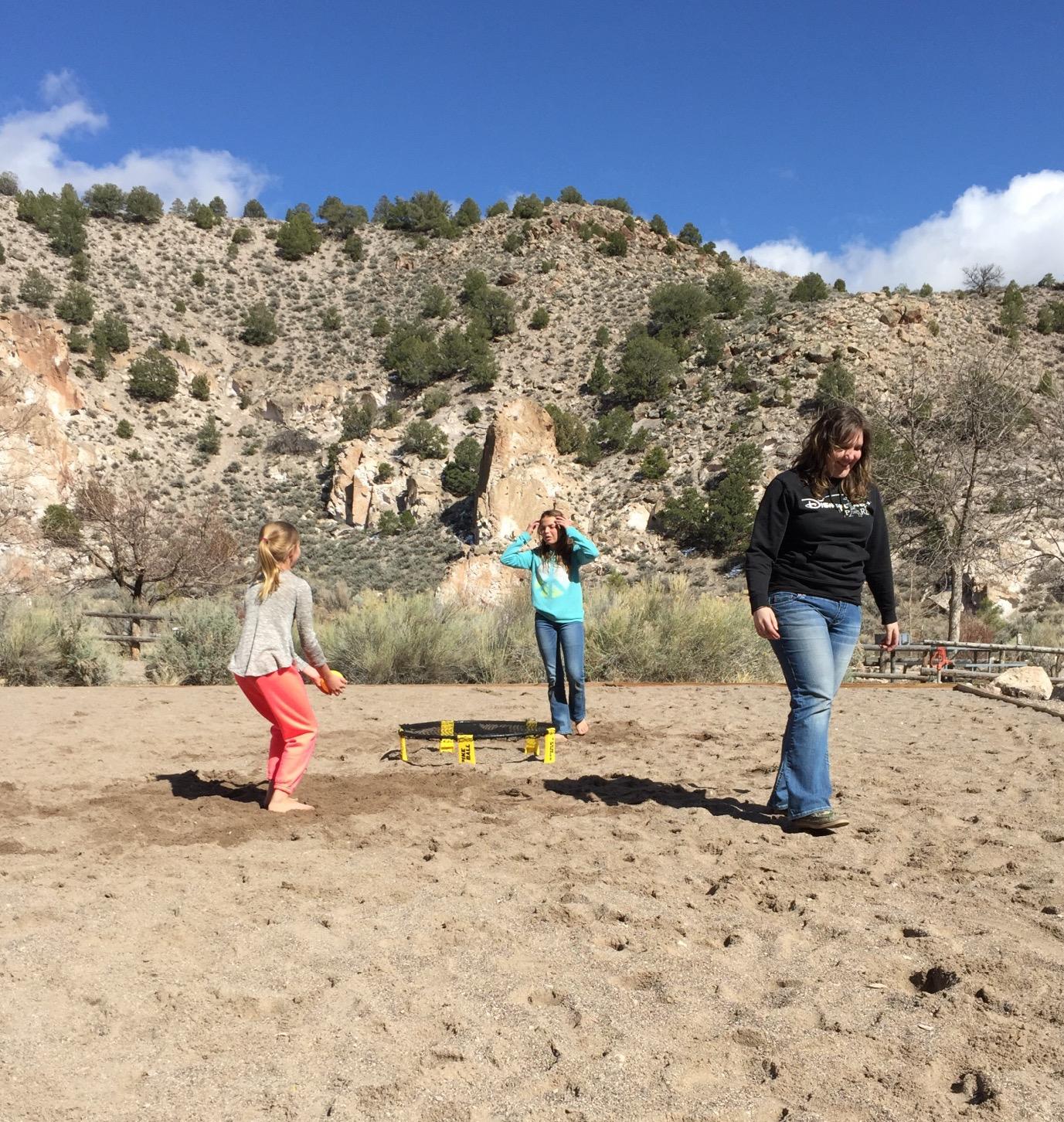 Spikeball The Original Kit 1-Ball Game Set - Outdoor, Yard & Camping Games - Includes Ball, Net, Drawstring Bag & Rulebook Set customer photo 2