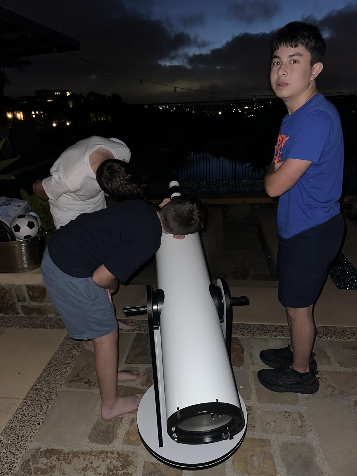 Sky-Watcher Classic 200 Dobsonian 8-inch Solid-Tube Telescope customer photo 1