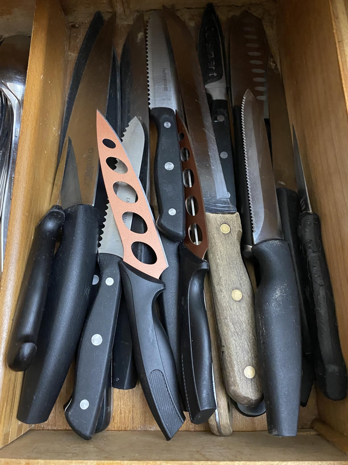 Bambusi Knife Drawer Organizer - Bamboo Wood In-Drawer Knife Block Holder, 16 Slot Blade Down Knife Organizer Insert, Fits Chef & Steak Knives customer photo 1