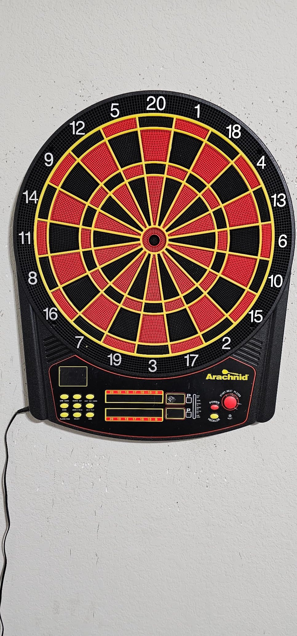 Arachnid Cricket Pro 450 Electronic Dartboard customer photo 1