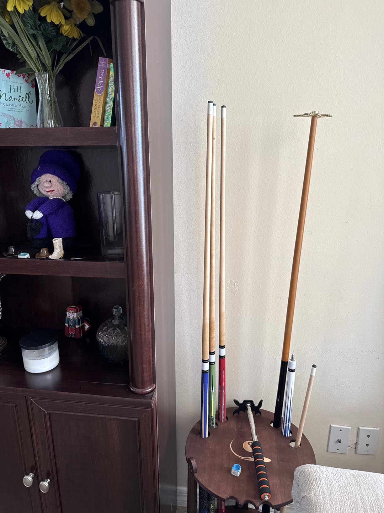 Set of 4 Pool Cues New 58