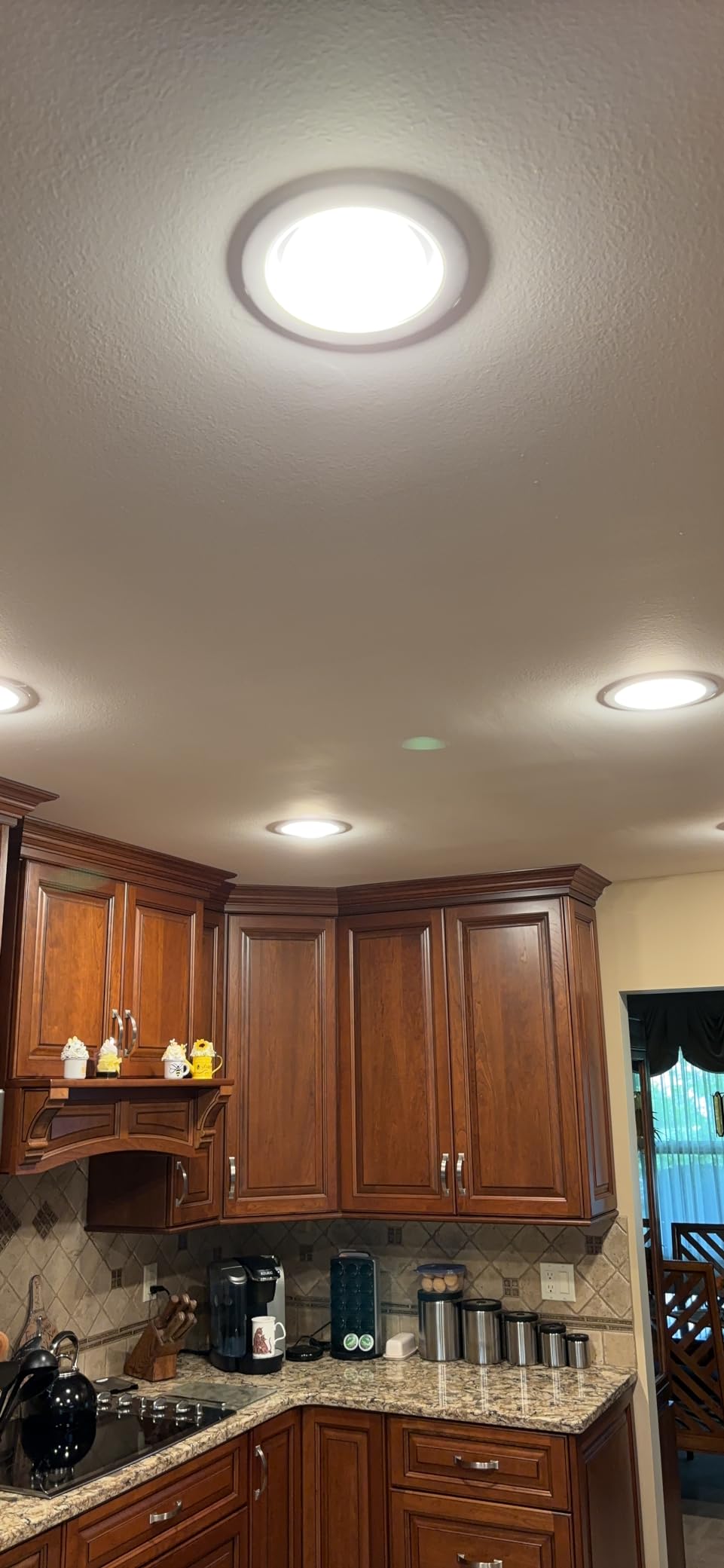 Sunco 6 Pack BR40 LED Light Bulbs, Indoor Flood Lights, Recessed Can Light Bulb, 1400 LM, 17W (100W Equivalent), 5000K Daylight, Dimmable, E26 Base, for Home, Bedroom, Kitchen UL customer photo 2