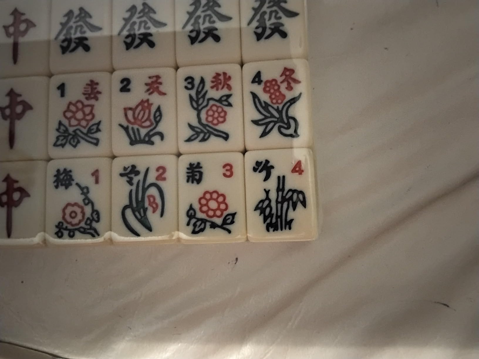 HEY! PLAY! Chinese Mahjong Set with Ornate Storage Case - Traditional Mahjong Tile Game with 146 Engraved Tiles customer photo 1