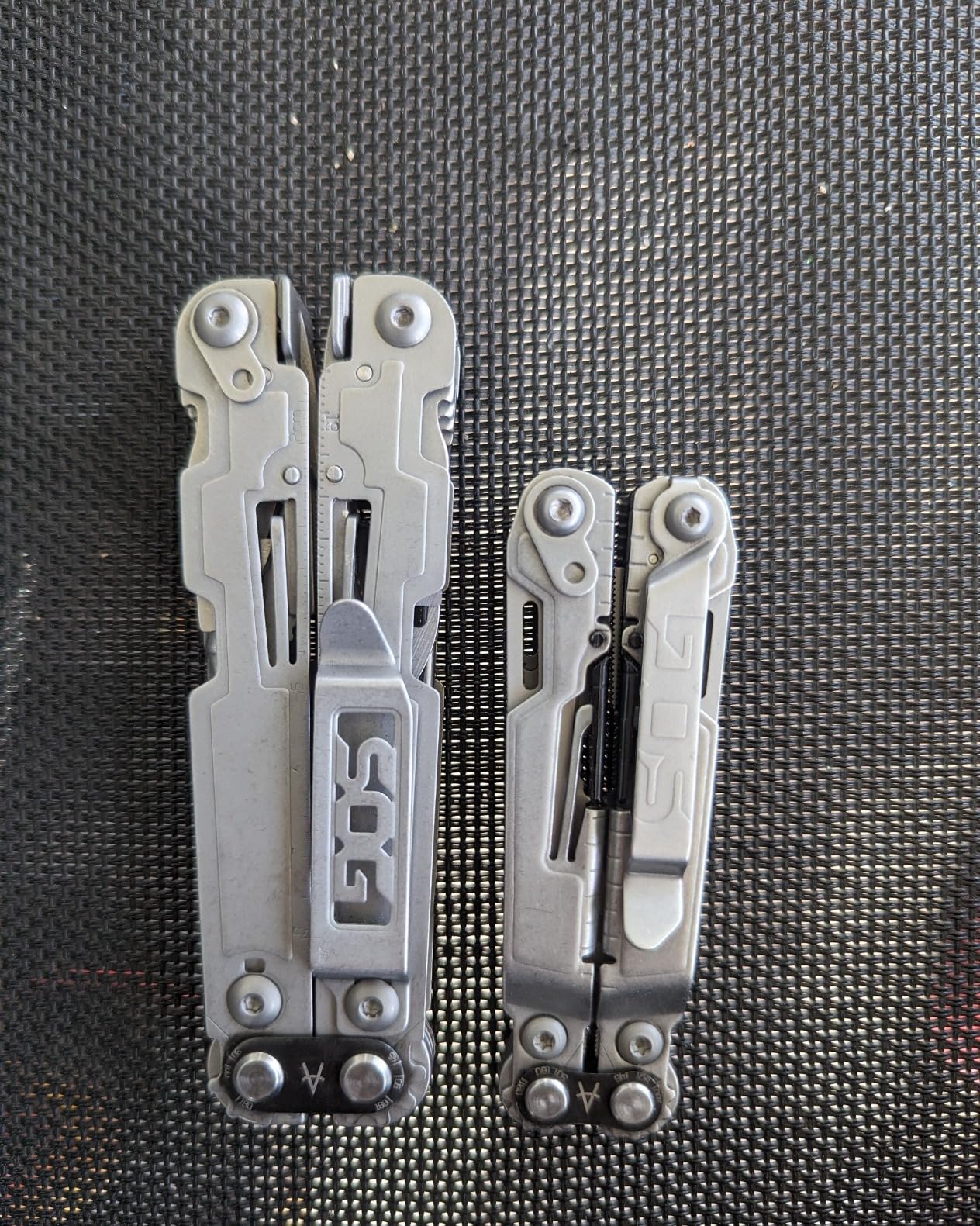 SOG PowerPint Mini Compact Stainless Steel Multi-Tool | 18 Lightweight Specialty Tools & SOG Multitool Pliers Pocket Knife, Stone Wash customer photo 2