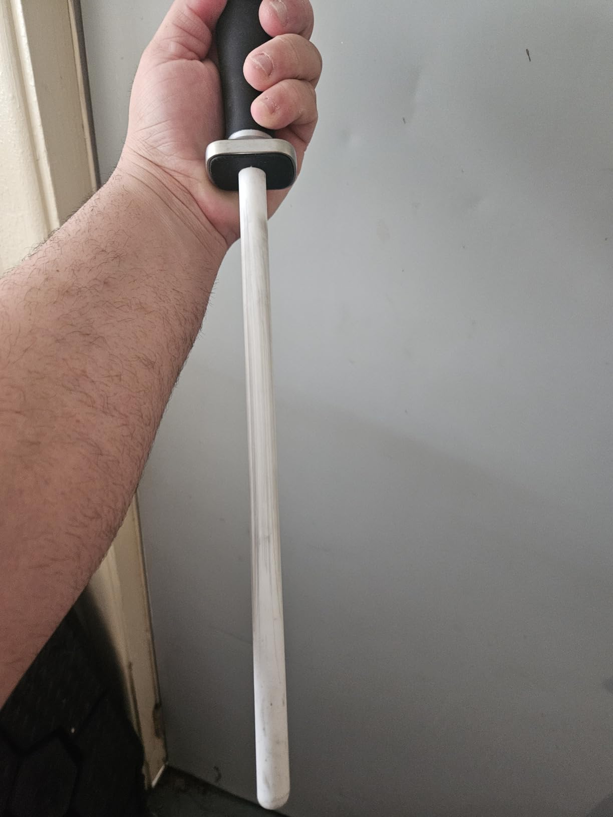 Shenzhen Knives Ceramic Honing Rod - 12 Inch, HRC 68, 1000 Grit | 12 Inch Ceramic Rod, HRC 68 Alumina, 1000 Grit, Rectangular Safety Guard, For Chef, Carving, Paring & Hunting Knives customer photo 2