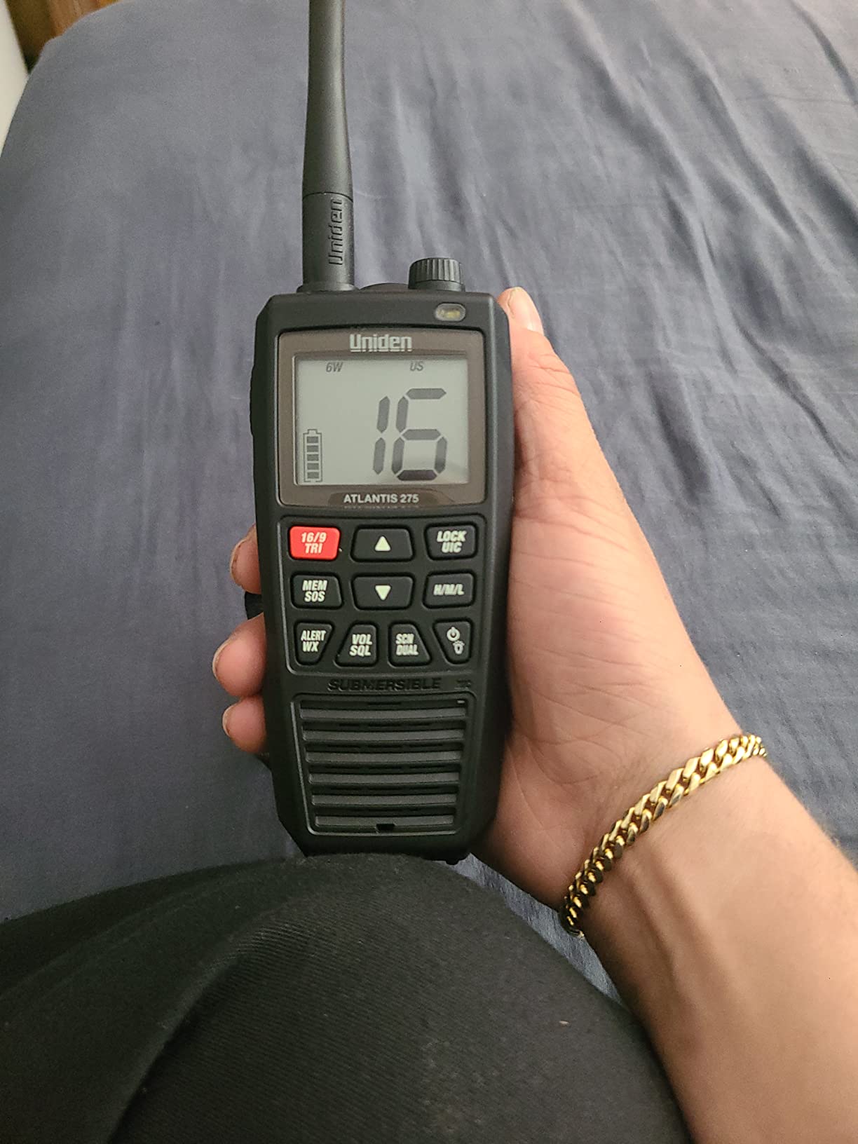 Uniden Atlantis 275 Handheld Two-Way VHF Marine Radio, Floating IPX8 Submersible Waterproof, Large Dual-Color Screen, 6-Watt, All USA/International/Canadian Marine Channels, NOAA Weather Alerts customer photo 1