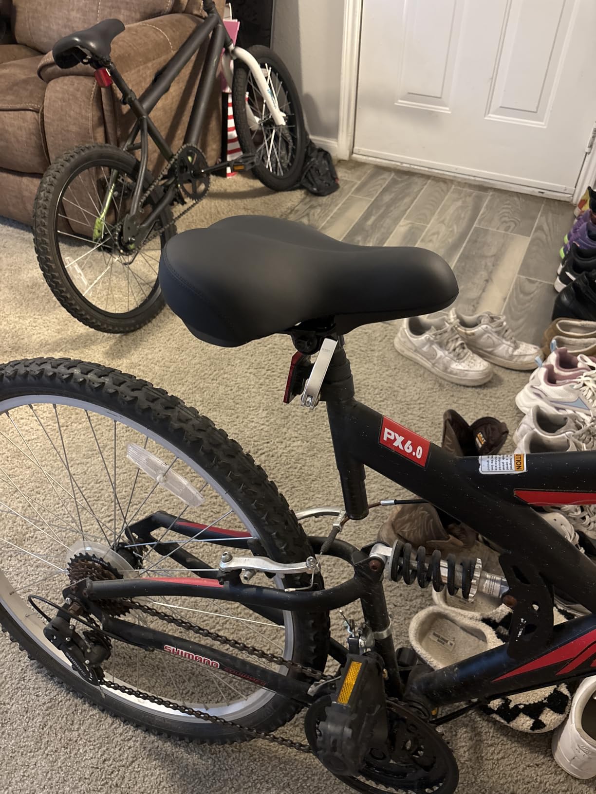 Oversized Bike Seat, Comfortable Bike Seat - Universal Replacement Bicycle Saddle - Waterproof Leather Bicycle Seat with Extra Padded Memory Foam customer photo 1
