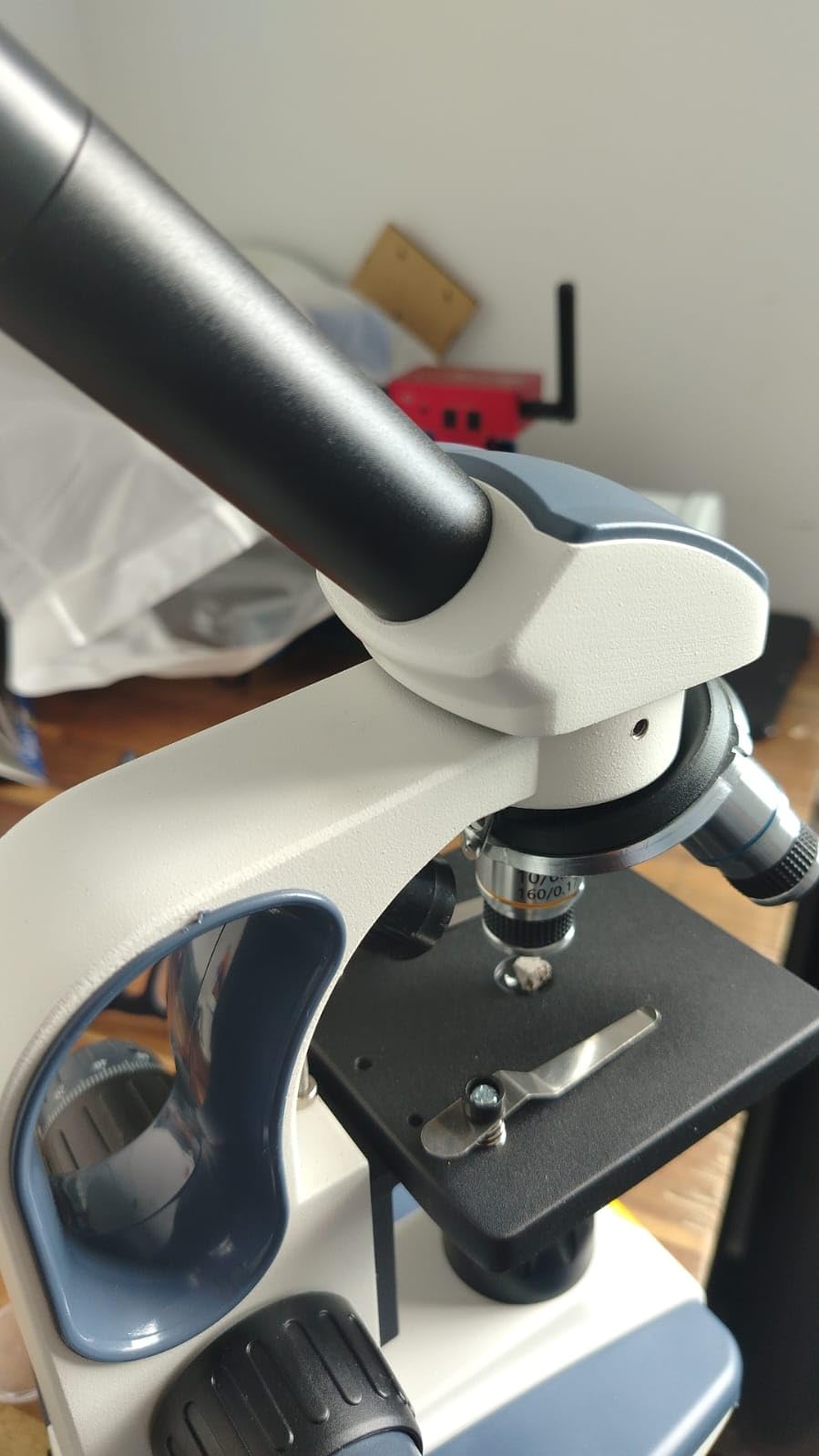 SWIFT Compound Monocular Microscope SW200DL with 40X-1000X Magnification, Dual Light, Precision Fine Focus, Wide-Field 25X Eyepiece and Cordless Capability for Student Beginner customer photo 2