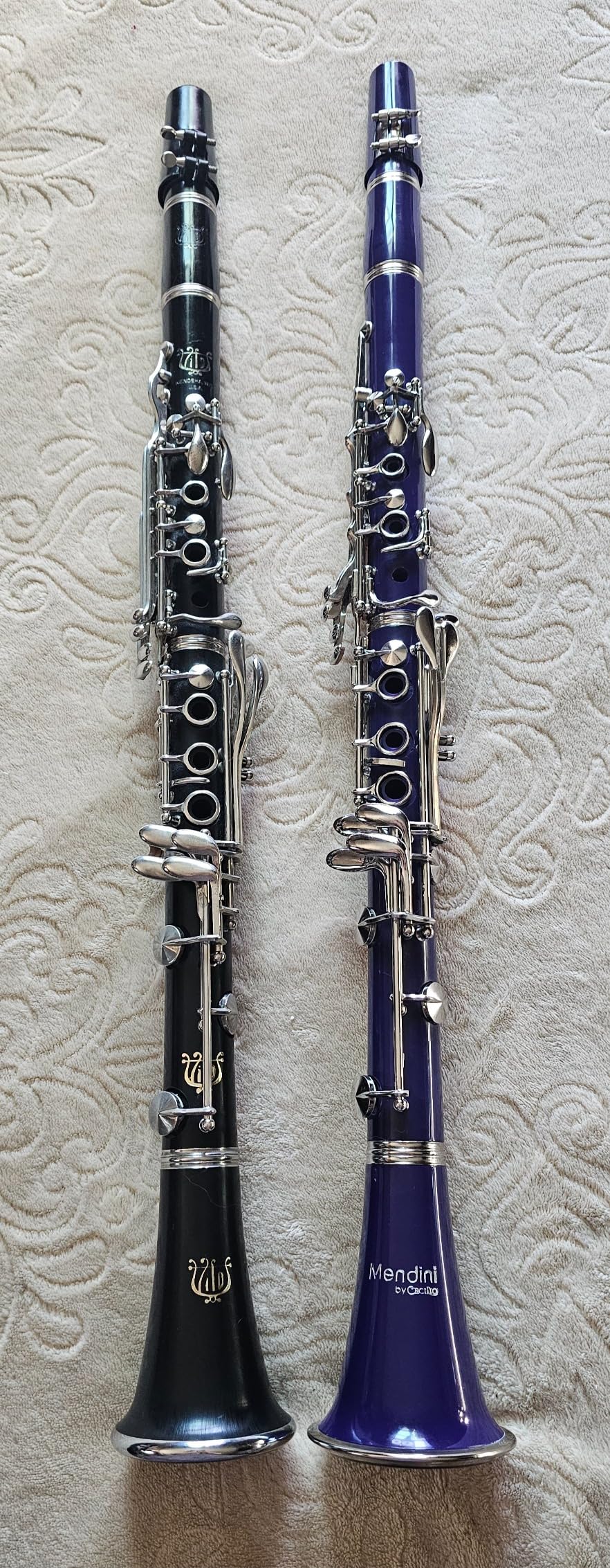 Mendini by Cecilio B Flat Clarinet for Beginner, Ebonite Bb Clarinet with 2 Replaceable Barrels, 10 Reeds, Stand, Pocketbook, Mouthpiece, Hard Case, Gloves (Black) customer photo 2
