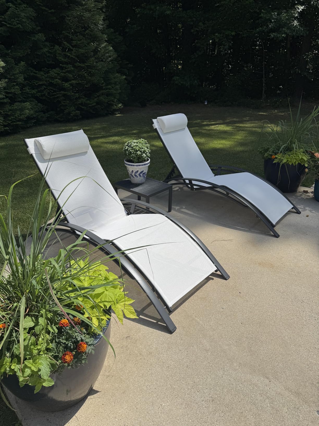 PURPLE LEAF Patio Chaise Lounge Set Outdoor Beach Pool Sunbathing Lawn Lounger Recliner Outside Tanning Chairs with Arm for All Weather Side Table Included Navy Blue customer photo 2