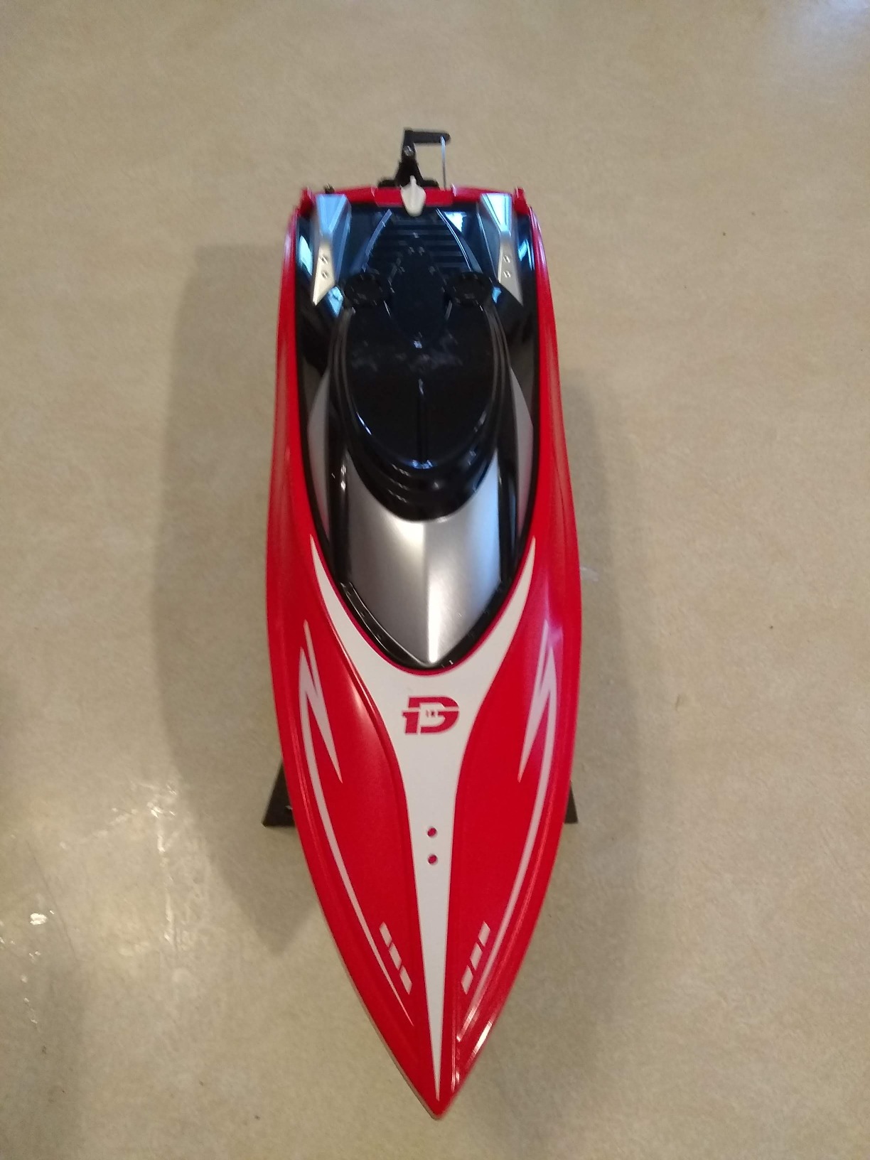 DEERC H120 Fast RC Boat for Pools and Lakes, 2.4 GHz 20+ MPH Racing Boats for Kids & Adults with Rechargeable Battery, Low Battery Alarm, Capsize Recovery, Gifts for Boys Girls customer photo 1
