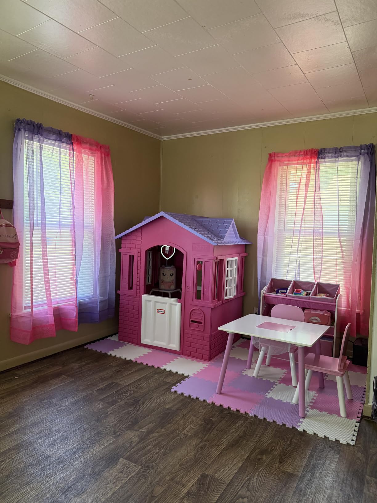 Little Tikes Cape Cottage Playhouse - Blue Large customer photo 1
