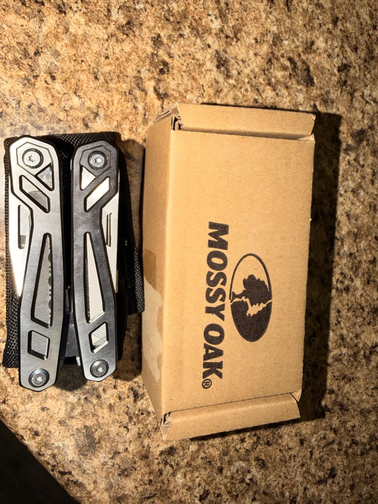 MOSSY OAK Multitool, 21-in-1 Stainless Steel Pocket Knife with Screwdriver Sleeve, Self-locking Pliers with Sheath-Perfect for Outdoor, Survival, Camping, Hiking, Simple Repair customer photo 1