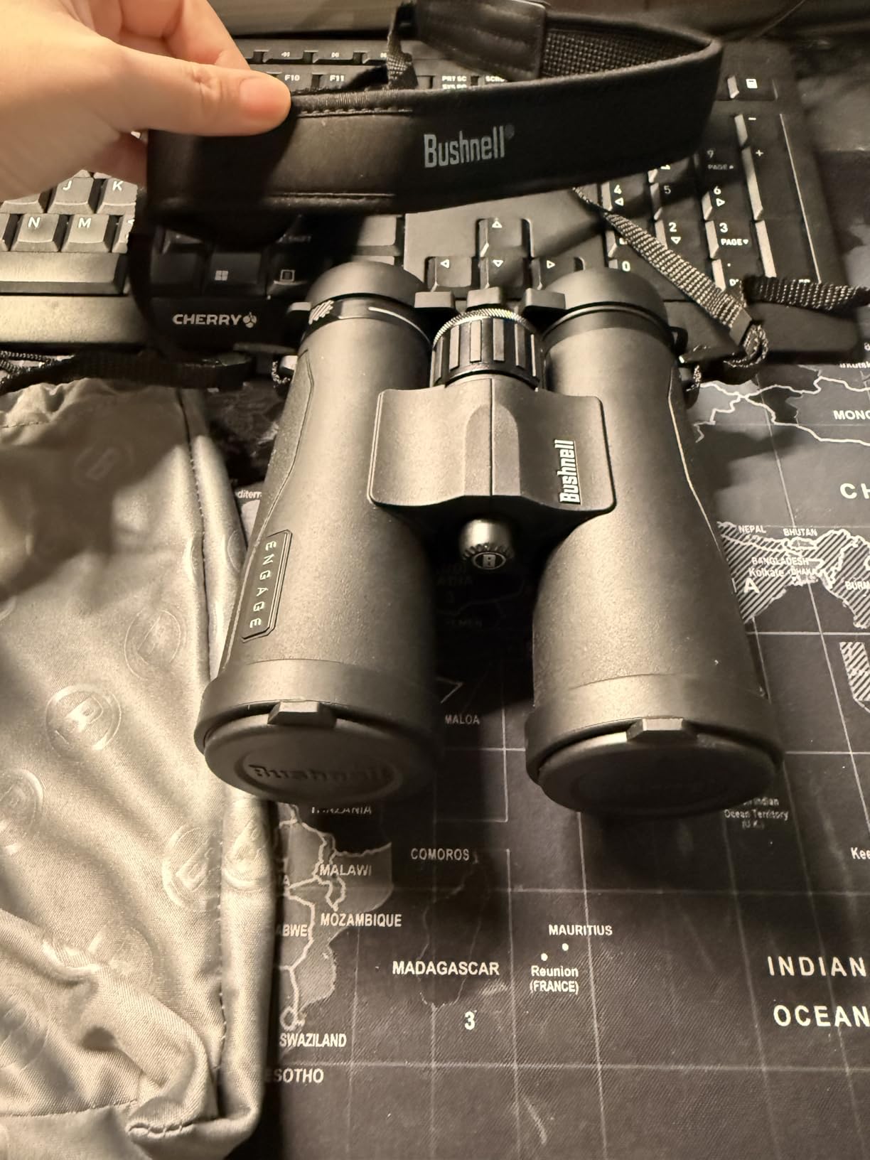 Bushnell Engage X 10x42mm Binoculars, IPX7 Waterproof and Lightweight customer photo 2