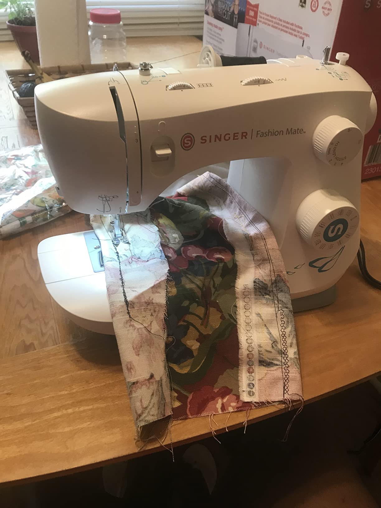 SINGER Fashion Mate 3342 Lightweight & Portable Sewing Machine, 32 Built-In Stitches, Free Arm, Full Metal Frame, LED Light customer photo 2
