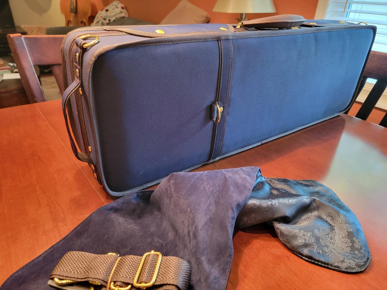 MI&VI NF-9001 Professional Hard-Shell Violin Case 4/4 (Full Size) Luxury Silk Interior | High-Density Foam | Sheet Pocket | Oblong Shape | Adjustable Straps | Hygrometer | Thermometer (Blue) customer photo 1