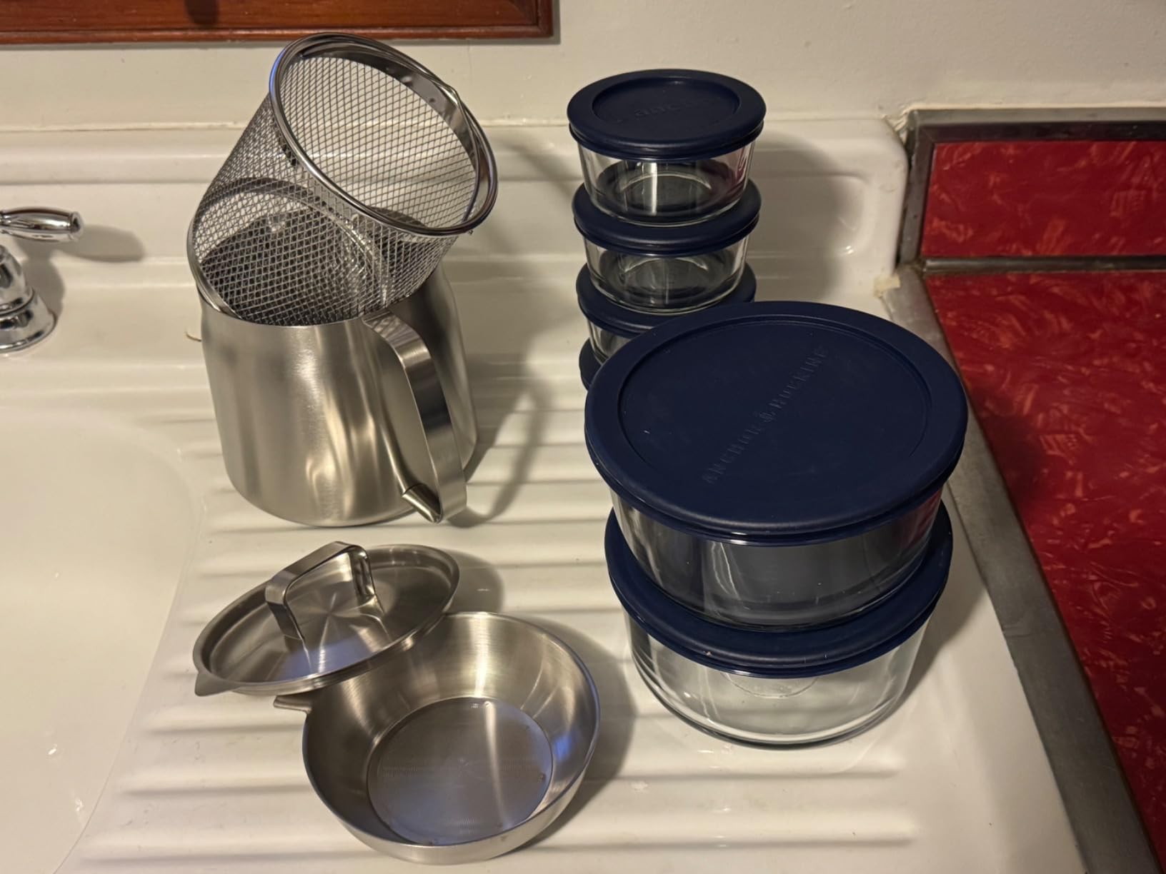 Anchor Hocking 12 Piece Glass Storage Containers with Lids (6 Glass Food Storage Containers & 6 Navy Blue SnugFit Lids) customer photo 1