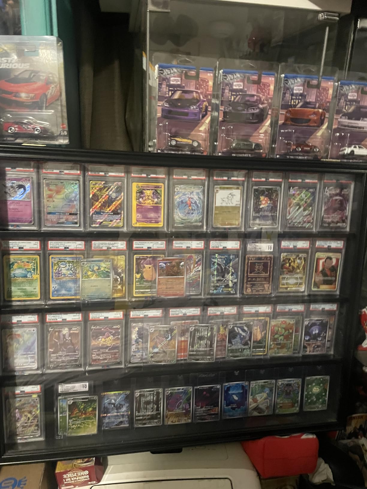 Graded Sports Card Display Case Lockable,Trading Card Collector Wall Display Holder for Baseball Basketball Football Hockey Cards, UV Protection Acrylic(Black) customer photo 2