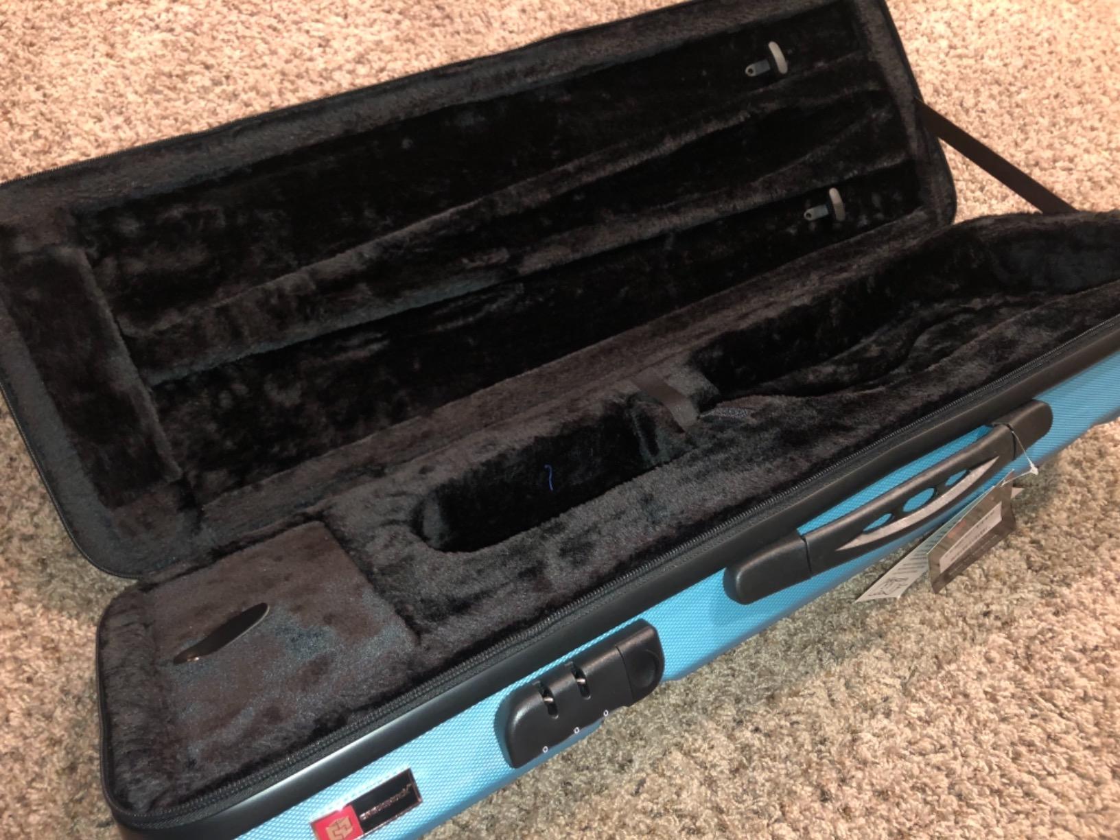 Crossrock 4/4 Violin Case with Carbon Wave Pattern | PC Hard Shell, Backpack Straps, Suspension Padding - Lightweight Durable Protection for Students & Daily Use customer photo 1