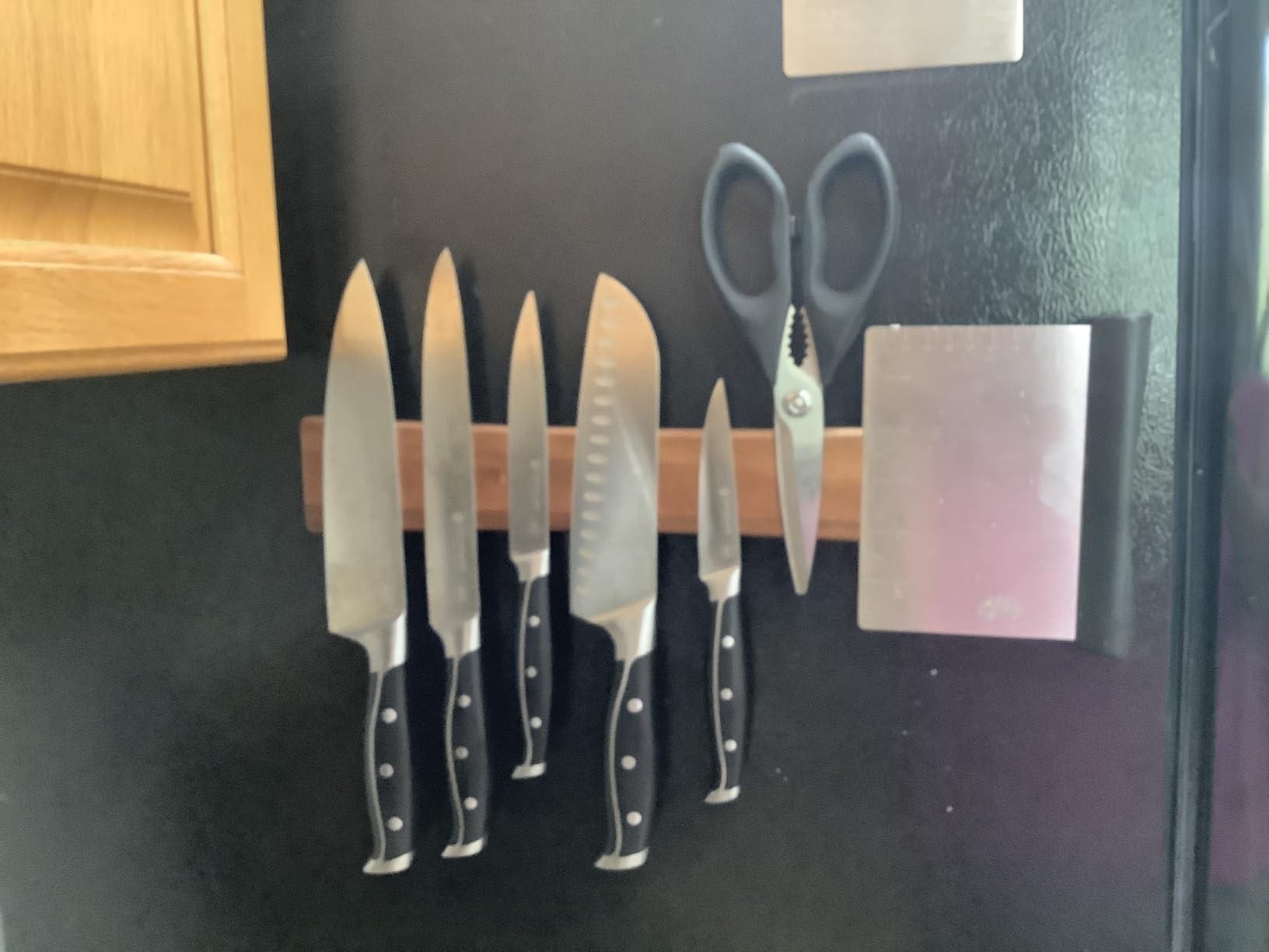 HOSHANHO Magnetic Knife Strips, Magnetic Knife Holder for Wall 16 Inch, Acacia Wood Knife Magnetic Strip Use as Knife Bar, Knife Holder for Kitchen Utensil Organizer customer photo 2