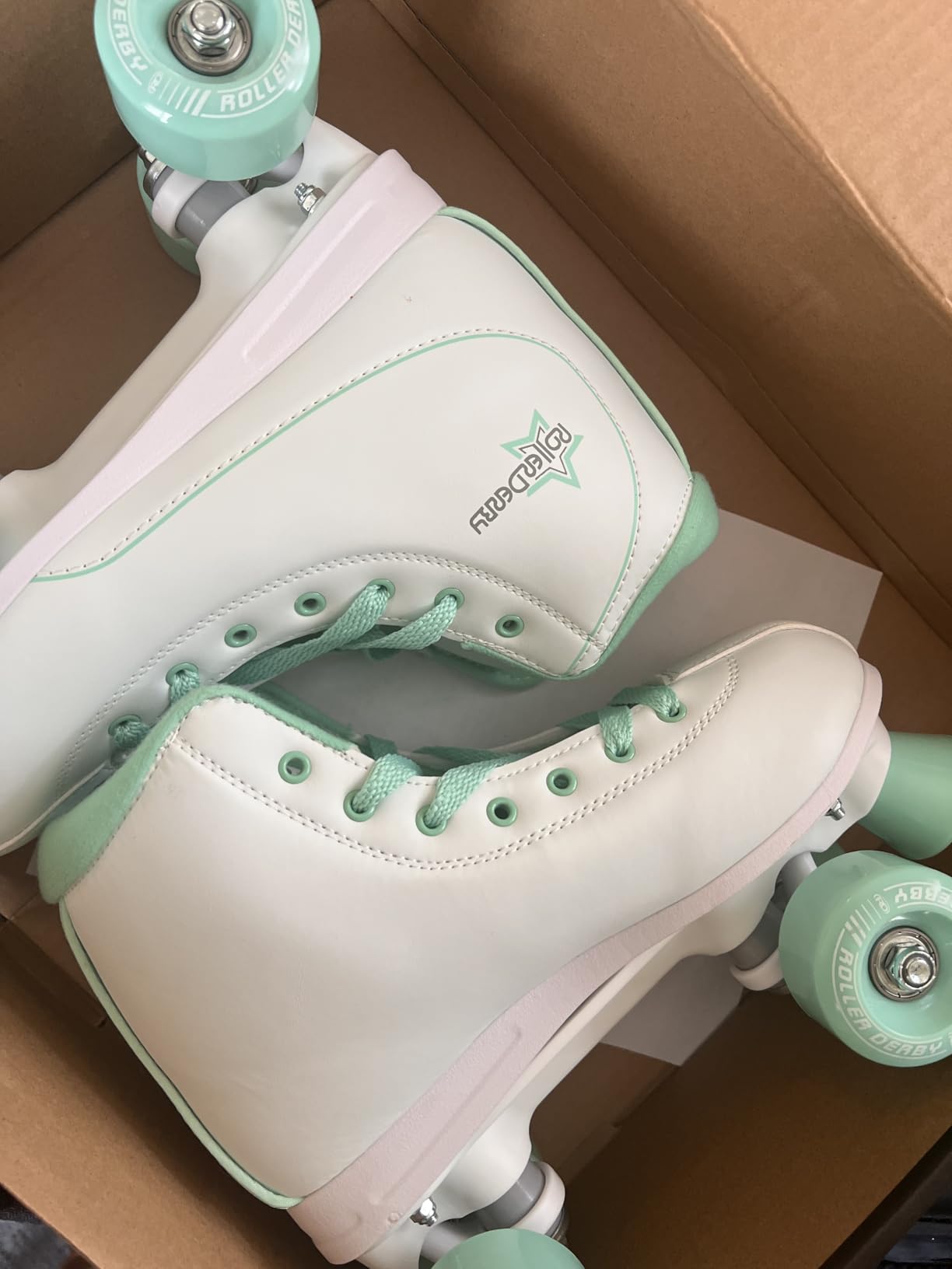 Roller Derby Roller Star 600 Women's Roller Skates - White/Mint - Size 08 customer photo 1
