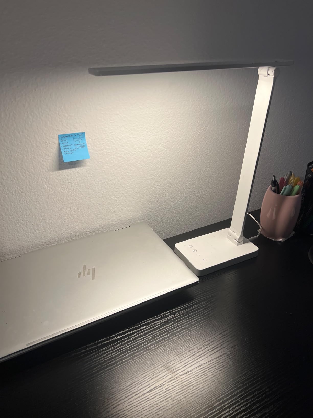 Lepro LED Desk Lamp with USB Charging Port, 650LM Dimmable Home Office Touch Control Reading Table Lamp, 5 Color Modes with 5 Brightness, College Dorm Room Essentials, Eye Caring, Sewing, Crafting, Black customer photo 1
