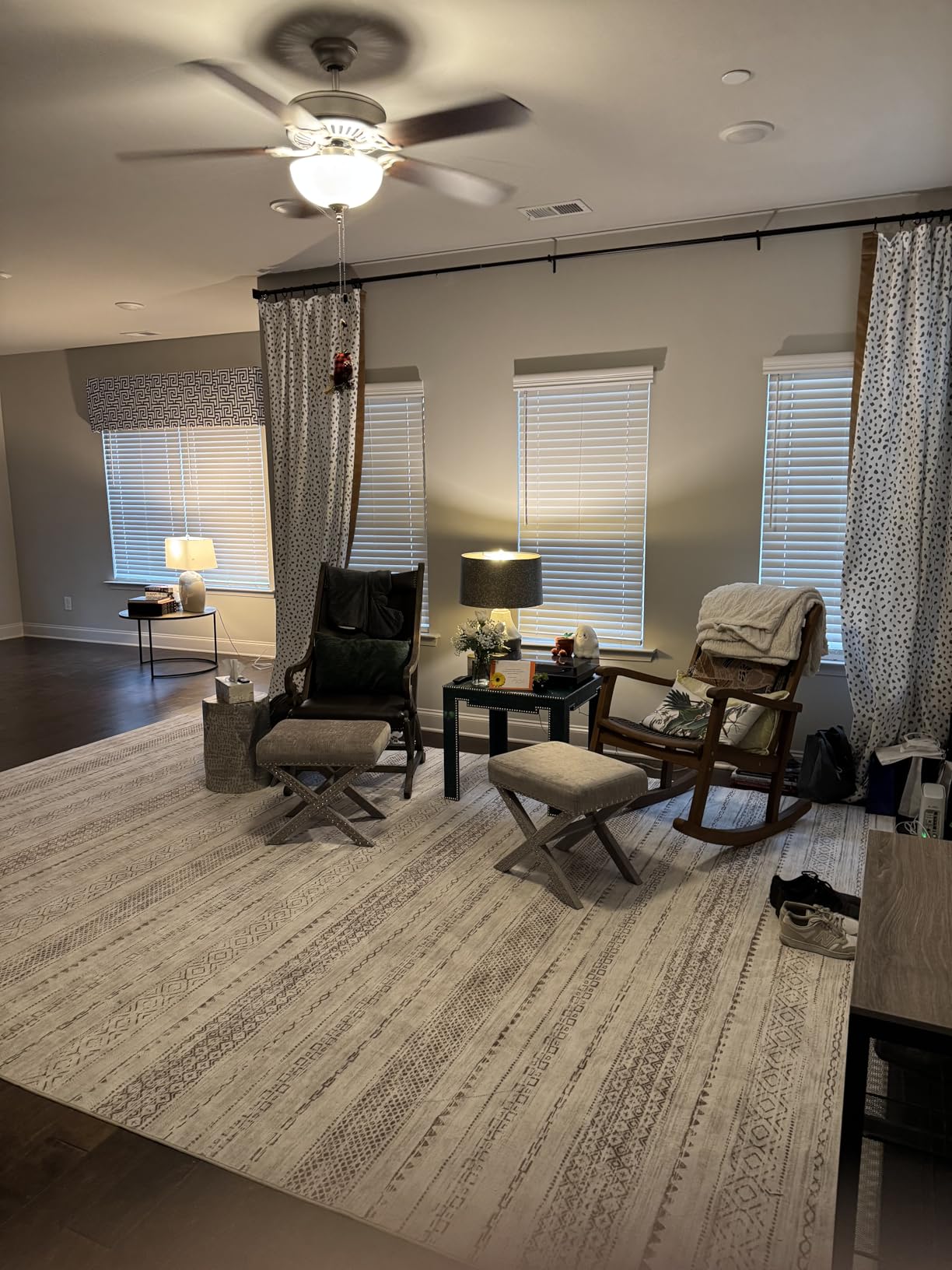 SAFAVIEH Area Rug 8x10 - Metro Collection - Large - Natural & Ivory, Handmade Wool, Ideal for Living Room, Bedroom, Dining Space (MET998A) customer photo 1