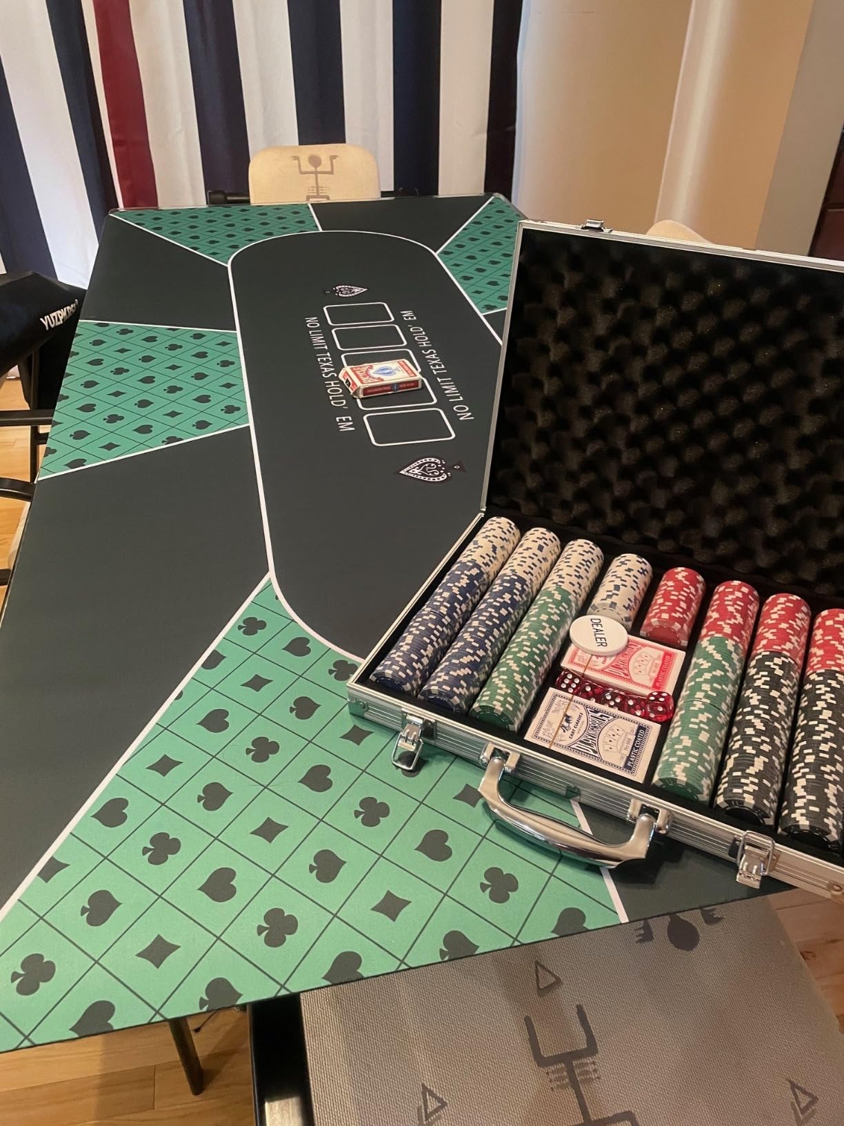 YUZPKRSI 70 x 35 Inch Poker Mat, 8 Players Texas Hold'em Poker Rubber Mat Poker Topper for Tables, Folding Portable Poker Table Top Layout w/Carrying Bag for Poker Games, Blackjack, Casino customer photo 2